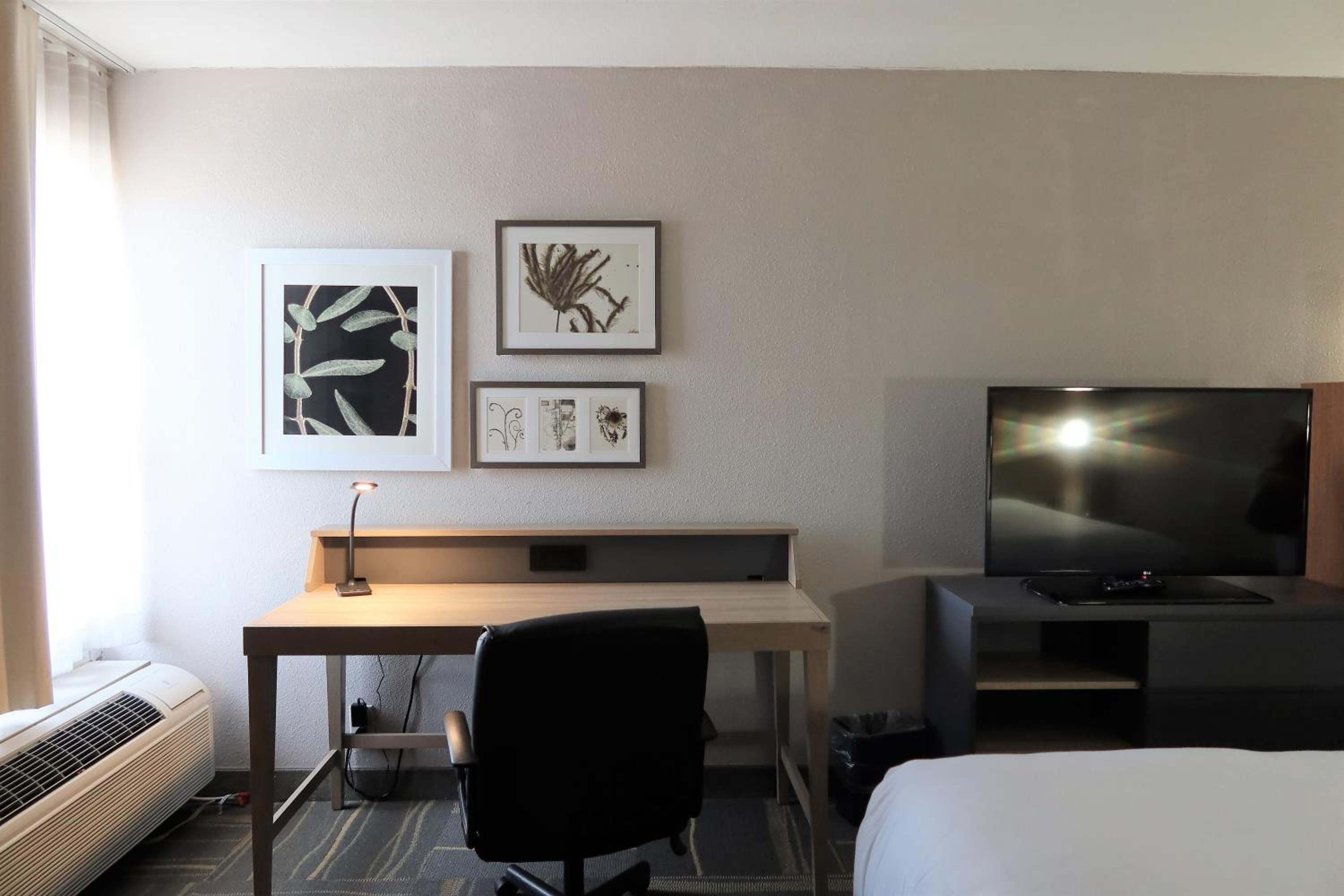 Queen Room - Disability Access - Photo 2