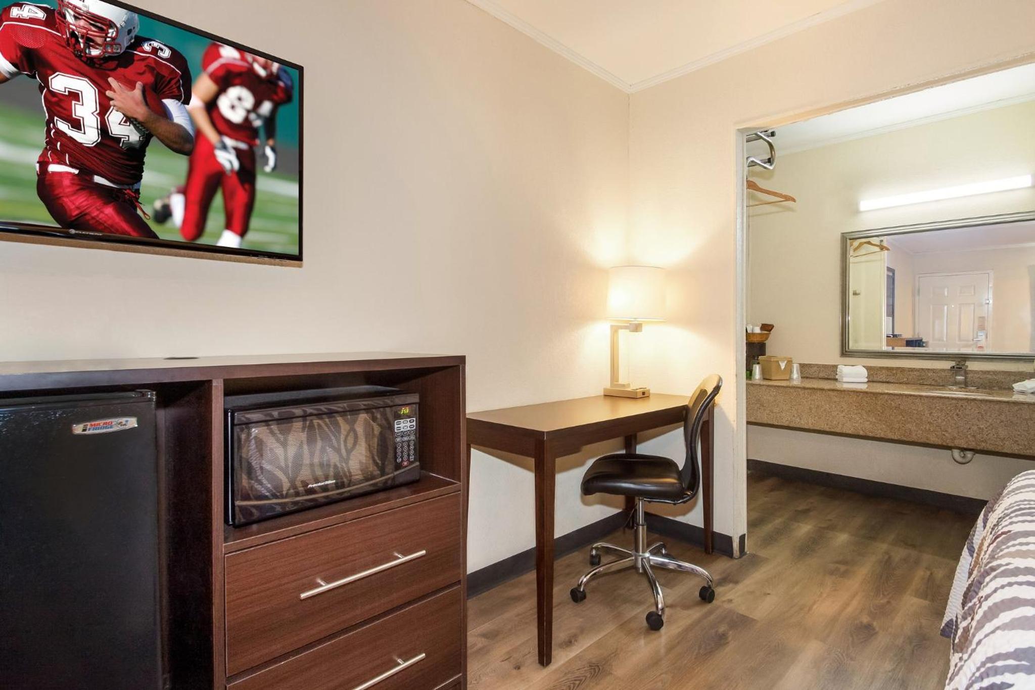 Superior Room with Two Double Beds Non-Smoking - Photo 4