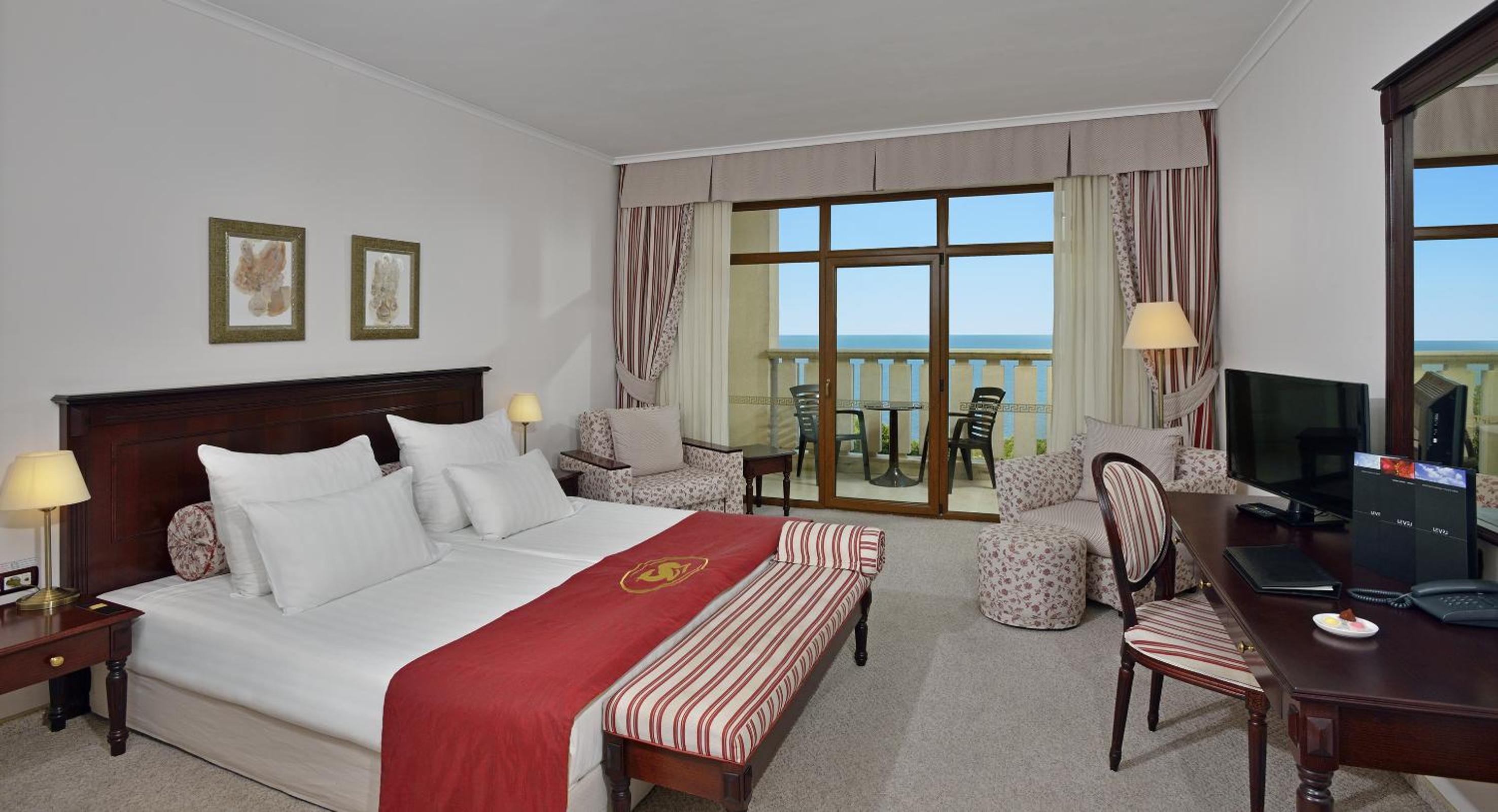 Standard Double or Twin Room with Sea View - Photo 1