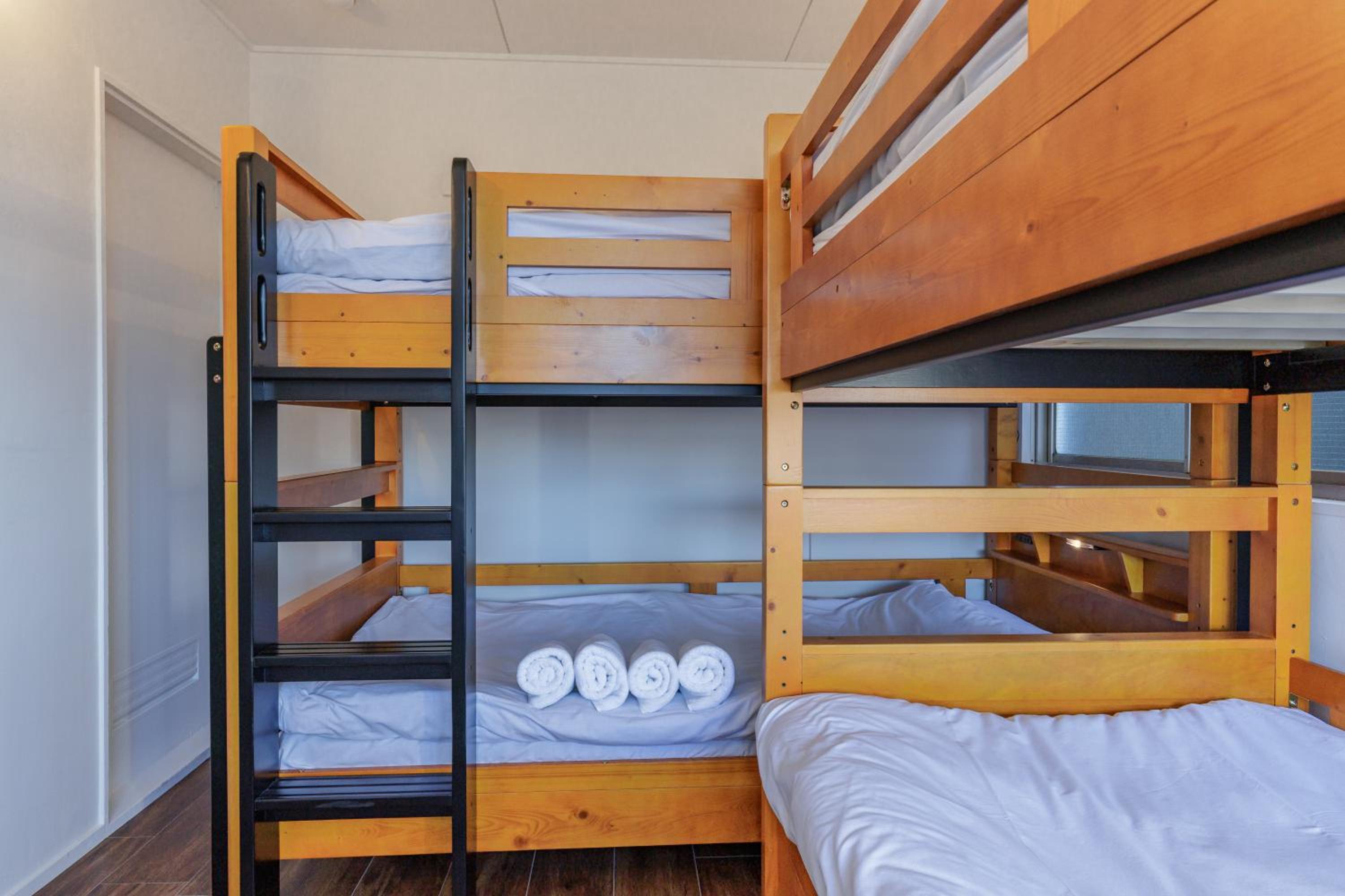 Private Room for 4 People with Shared Bathroom photo 2