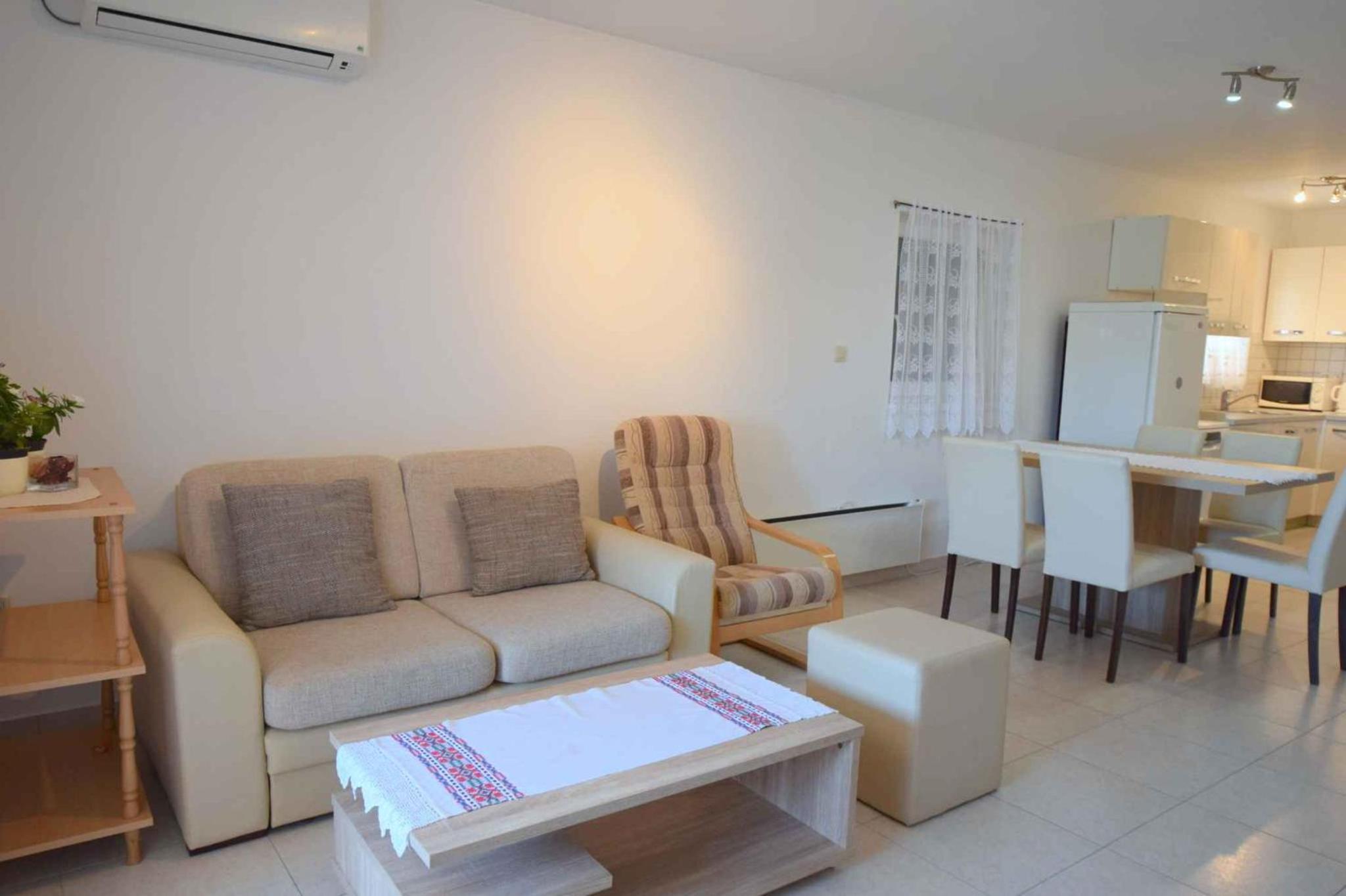 Apartment photo 1