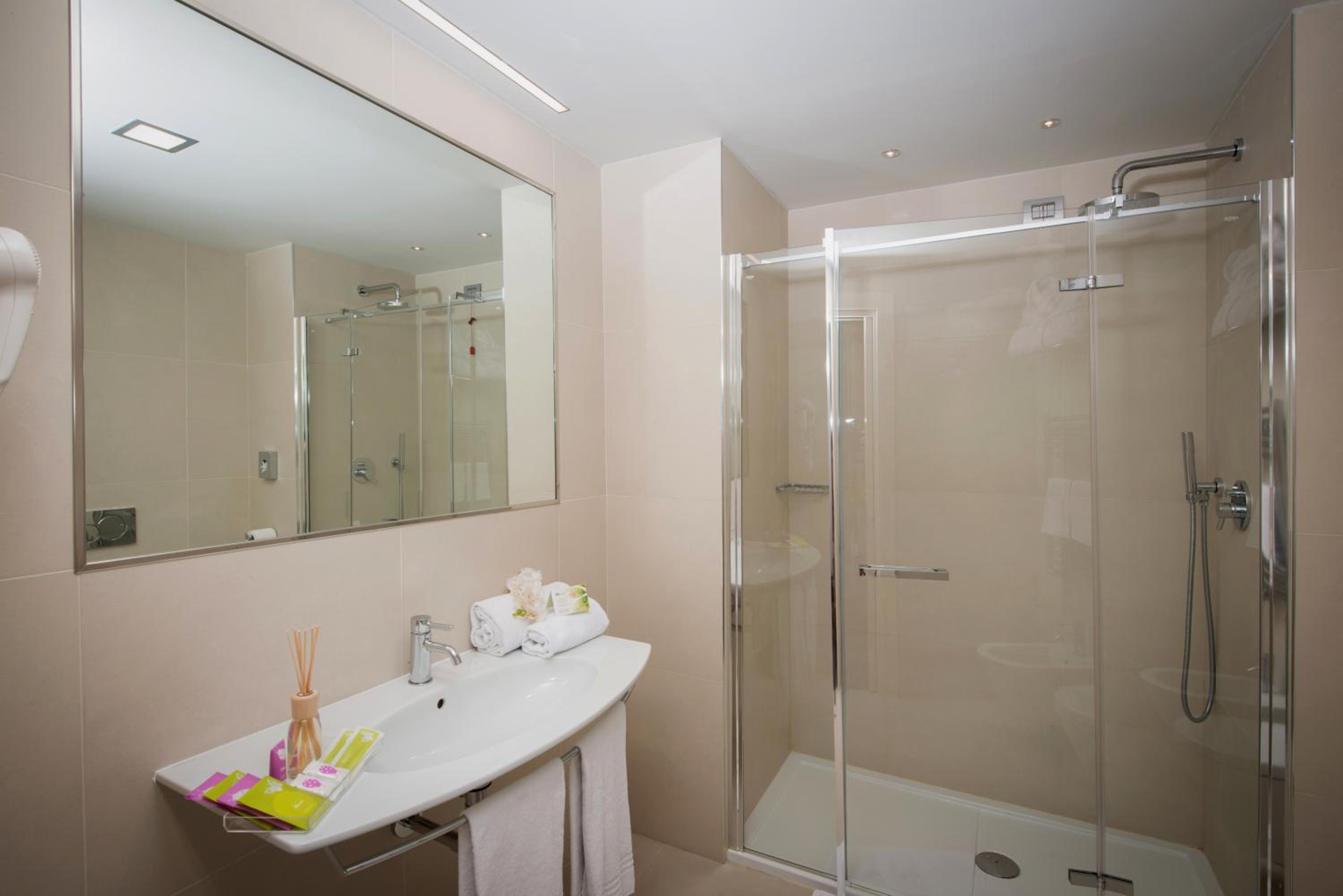 Double Room - Photo 3