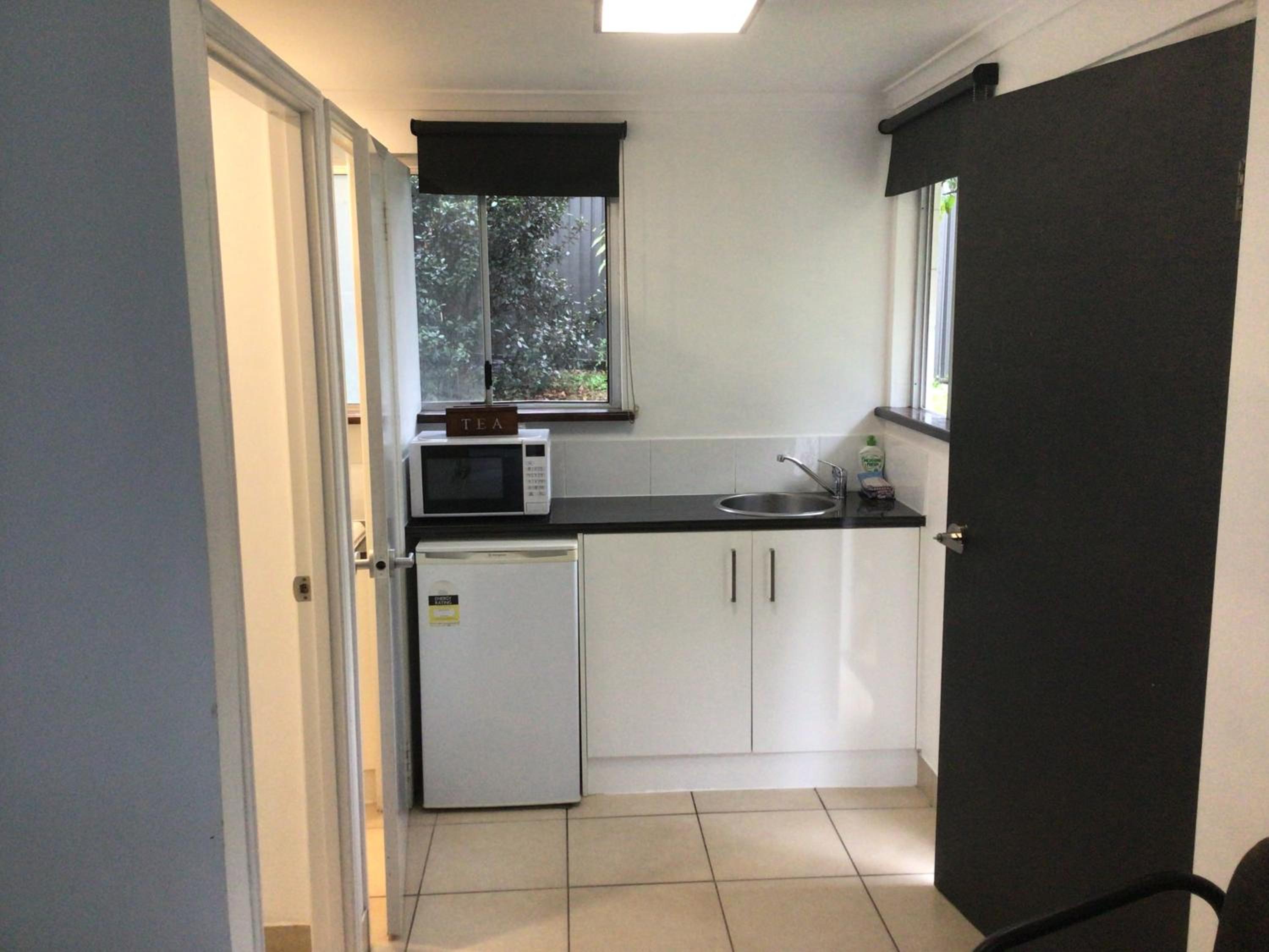 Budget Double Room photo 3