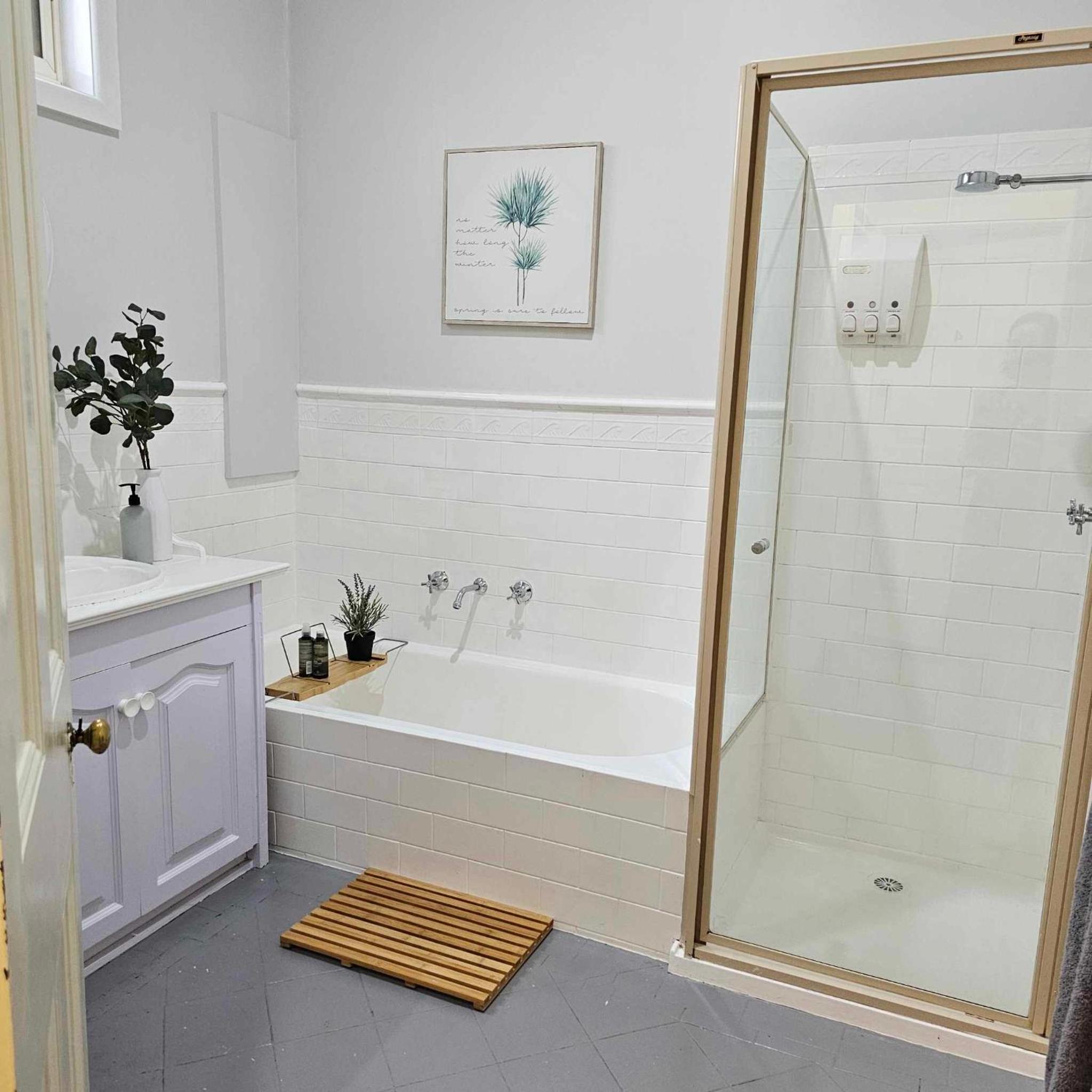 Three-Bedroom House photo 2