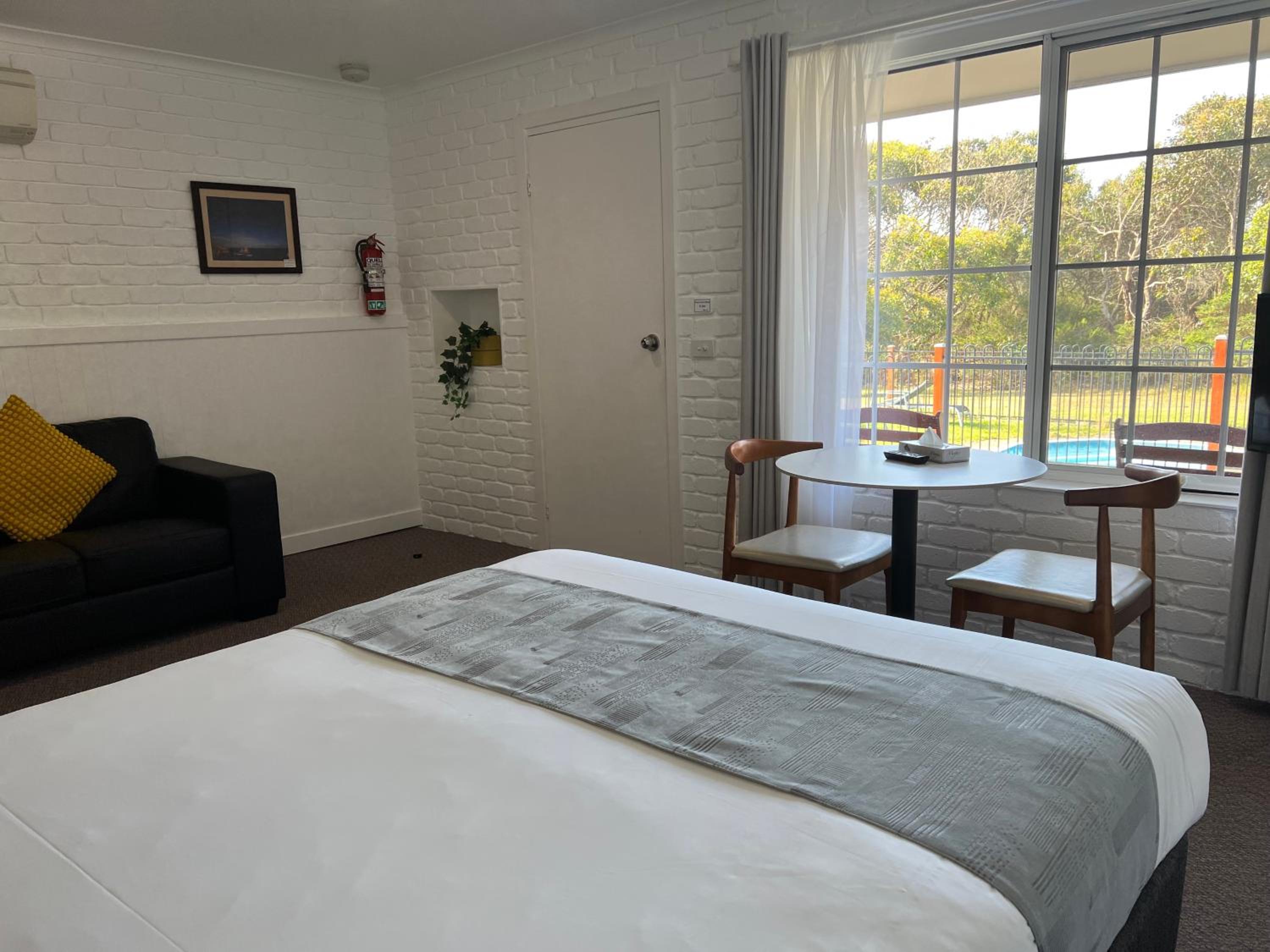 Executive Double Room with Spa Bath - Photo 8