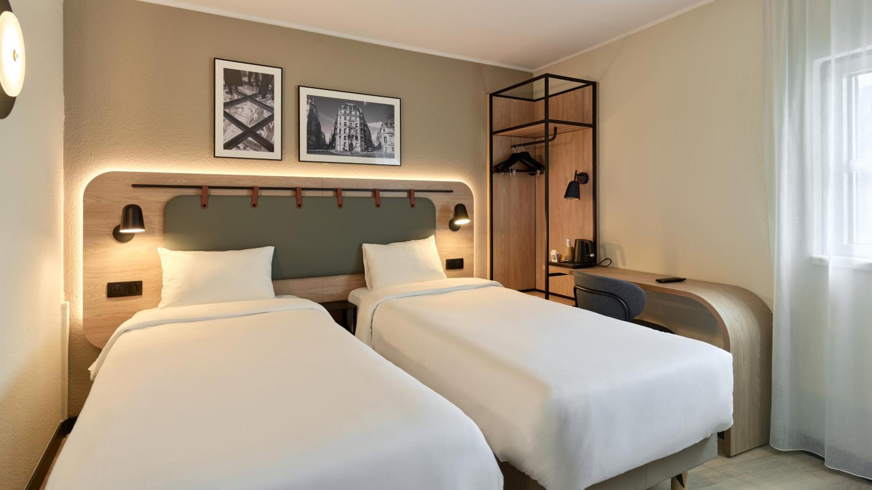קמפניל פריים פריז פורט דה בניולה — Standard Room - 2 Single Beds 1 Sofa Bed