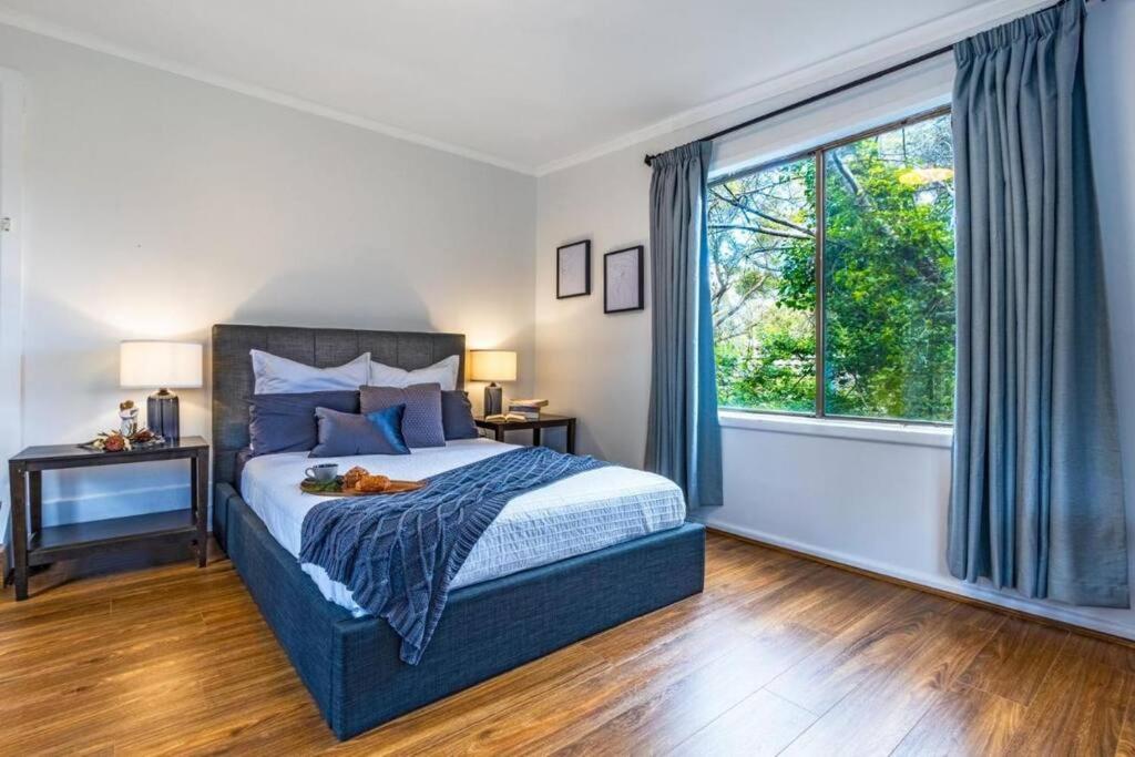 Three-Bedroom House photo 1