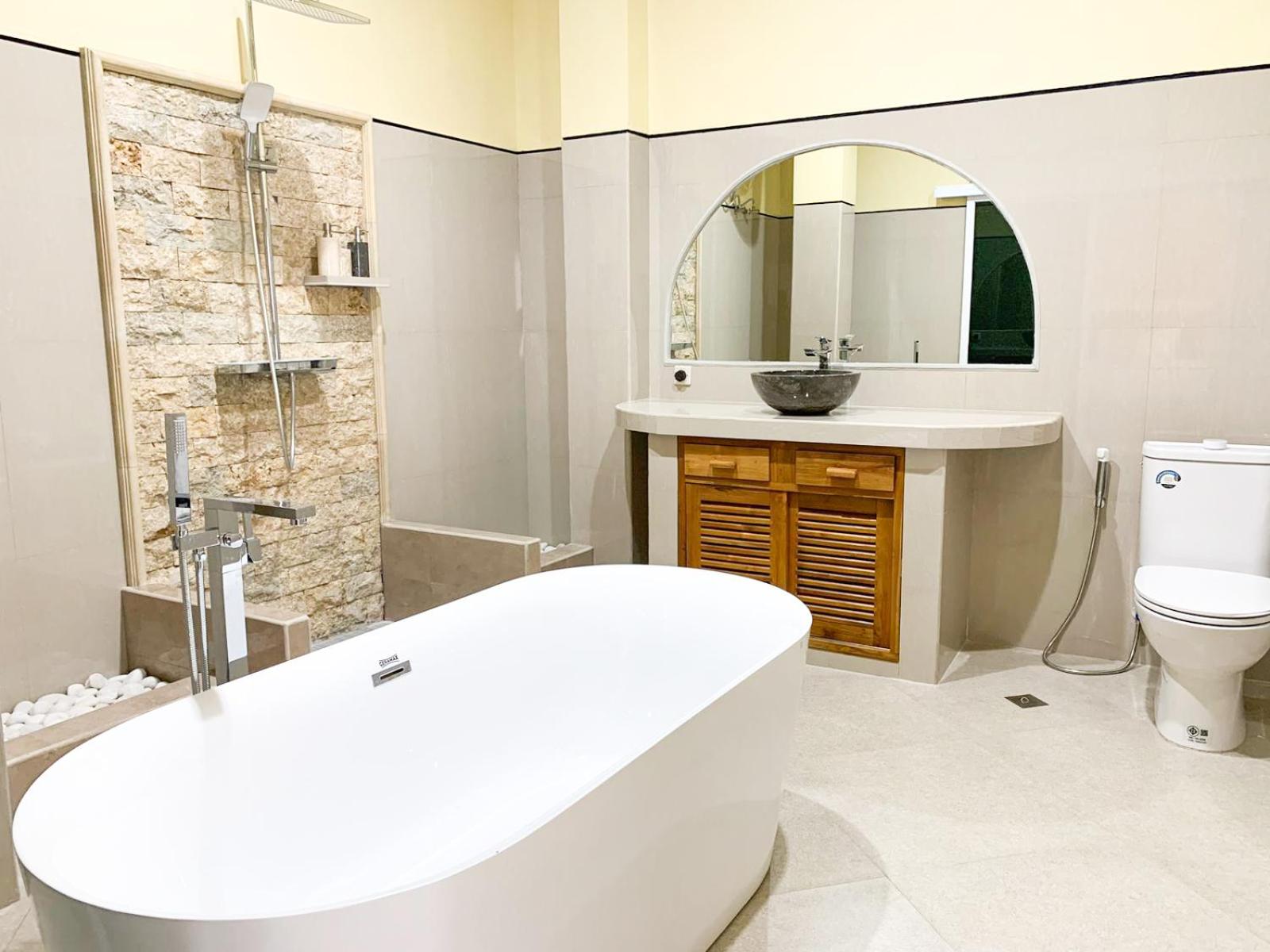 Suite with Mountain View - Photo 22