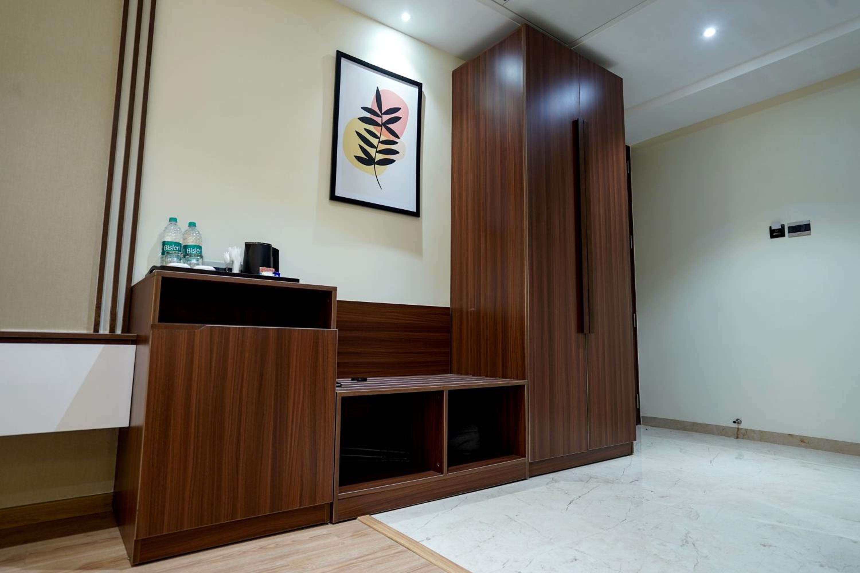 Superior King Room - Photo 5