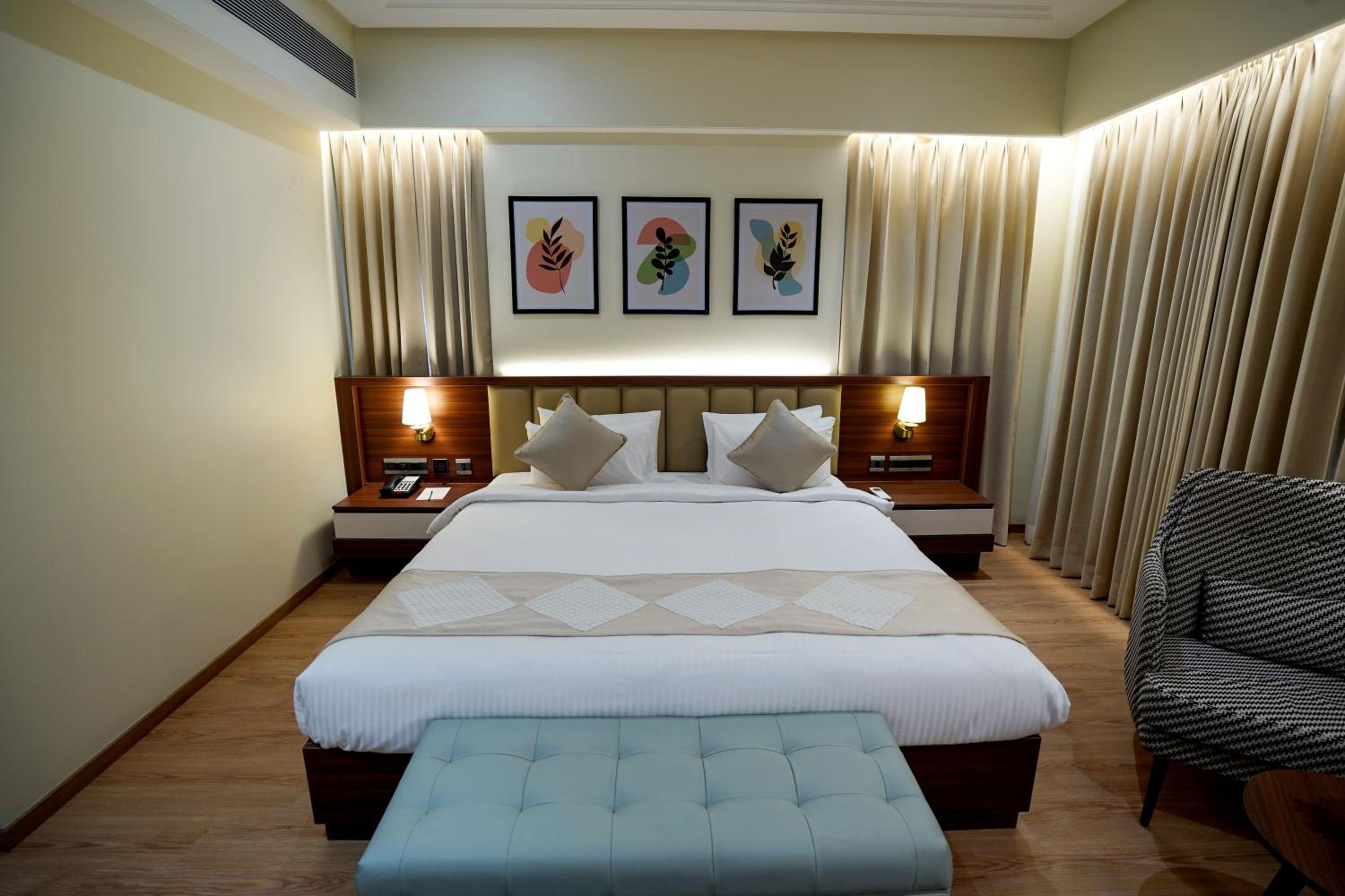 Superior King Room - Photo 1