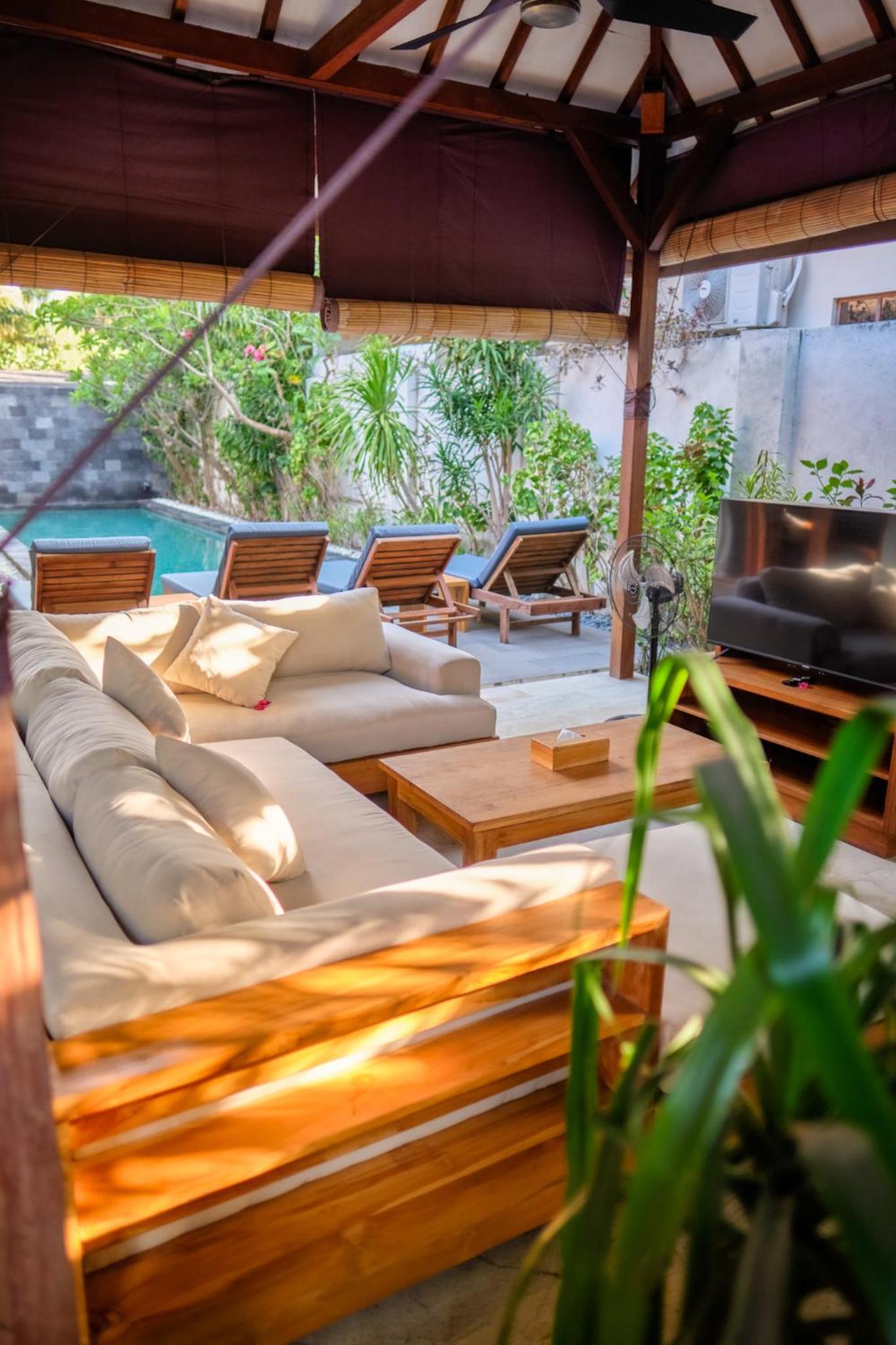Three-Bedroom Villa with Private Pool - Photo 15