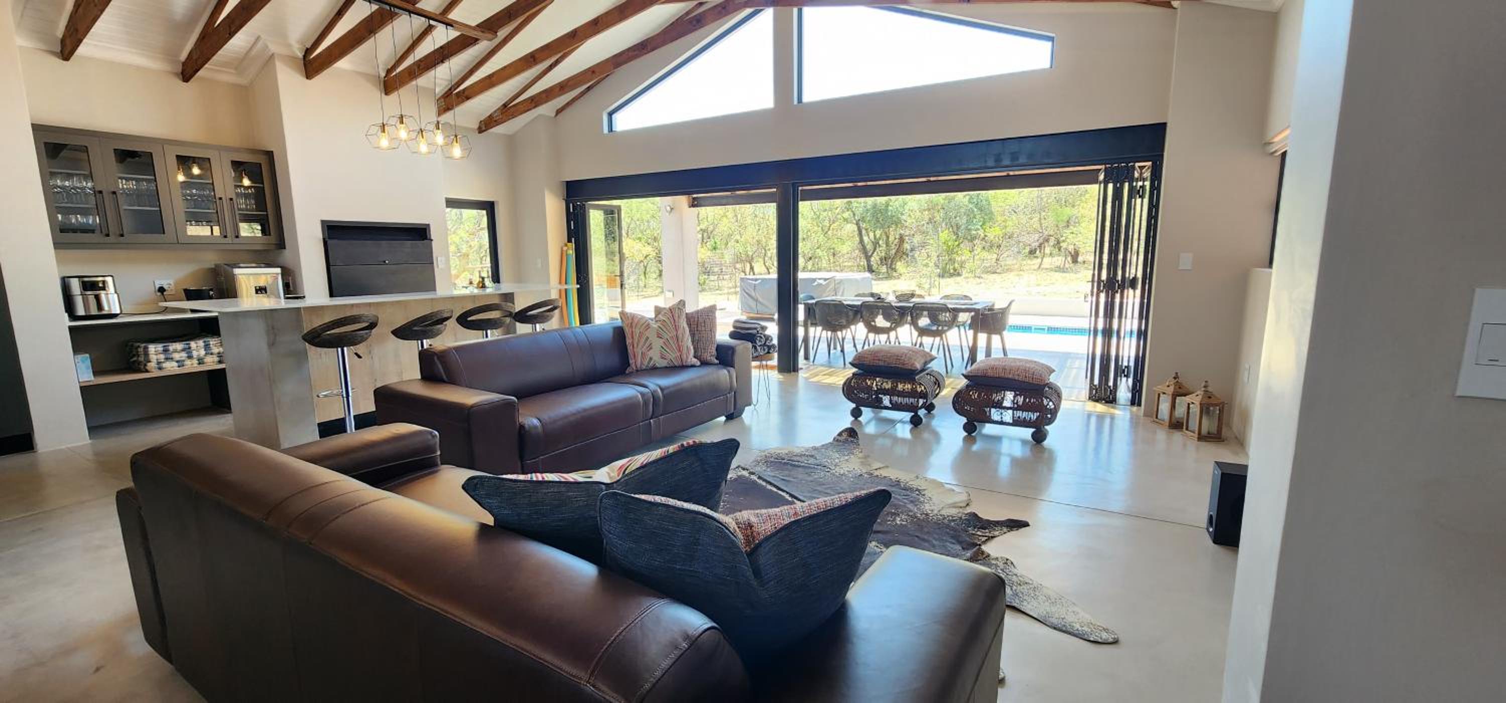 Luxury Holiday Home photo 2