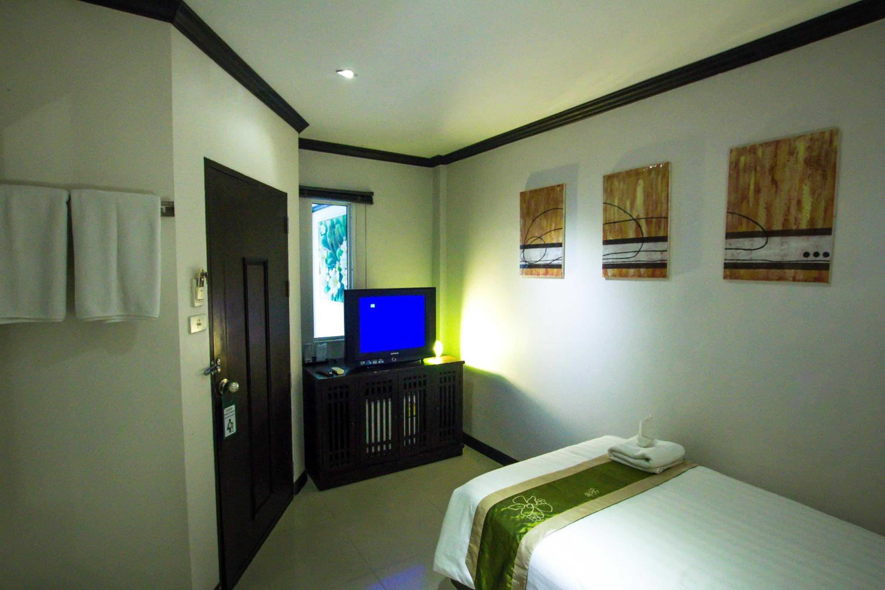 Economy Single Room with No Window photo 3