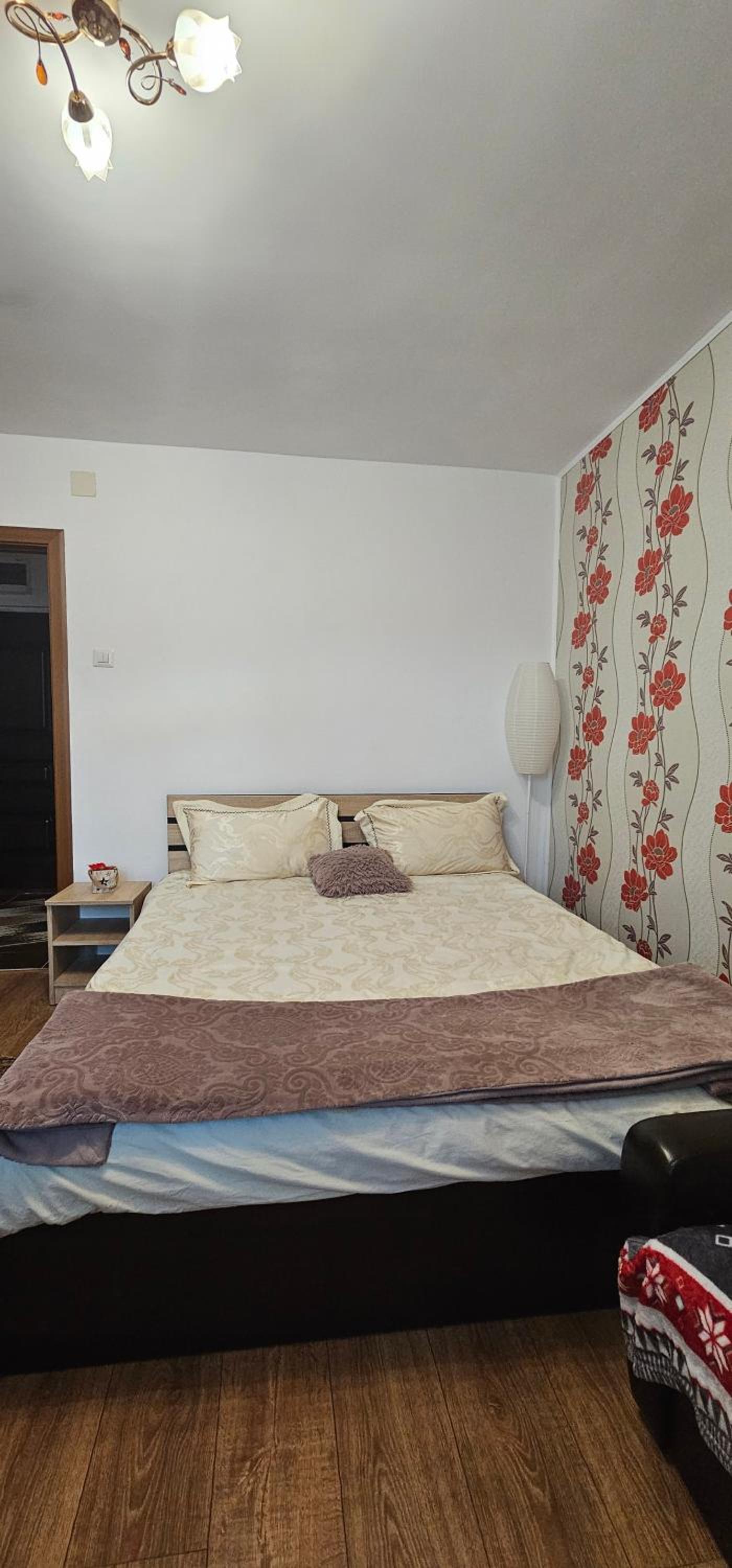 One-Bedroom Apartment - Photo 11