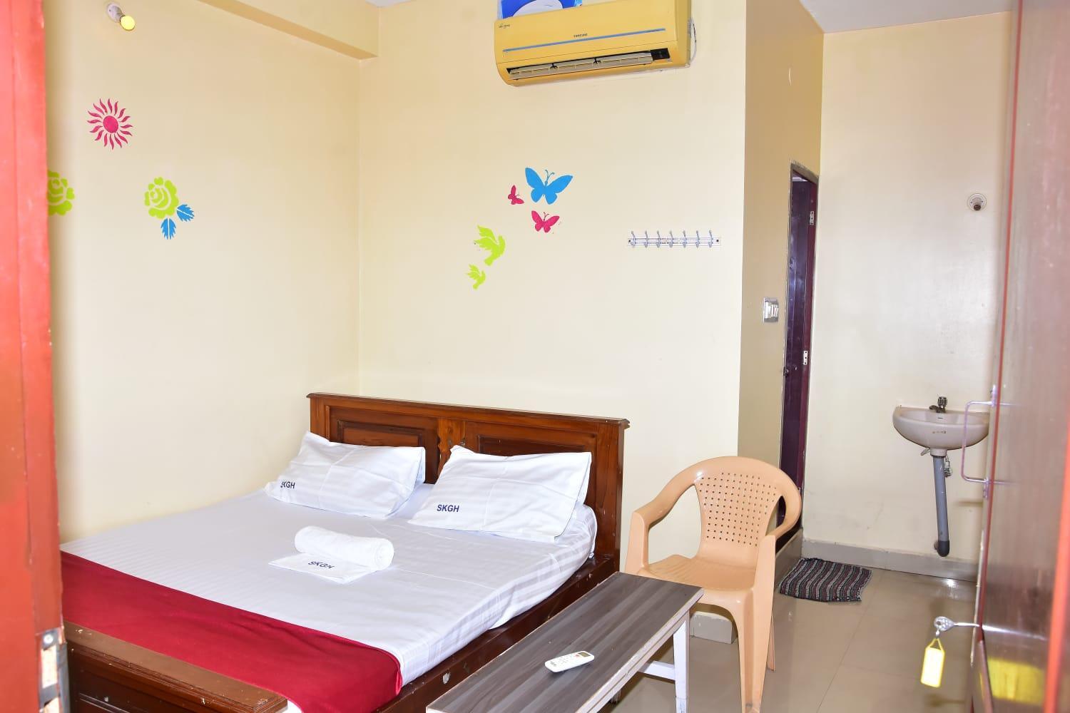 Budget Double Room - Photo 5