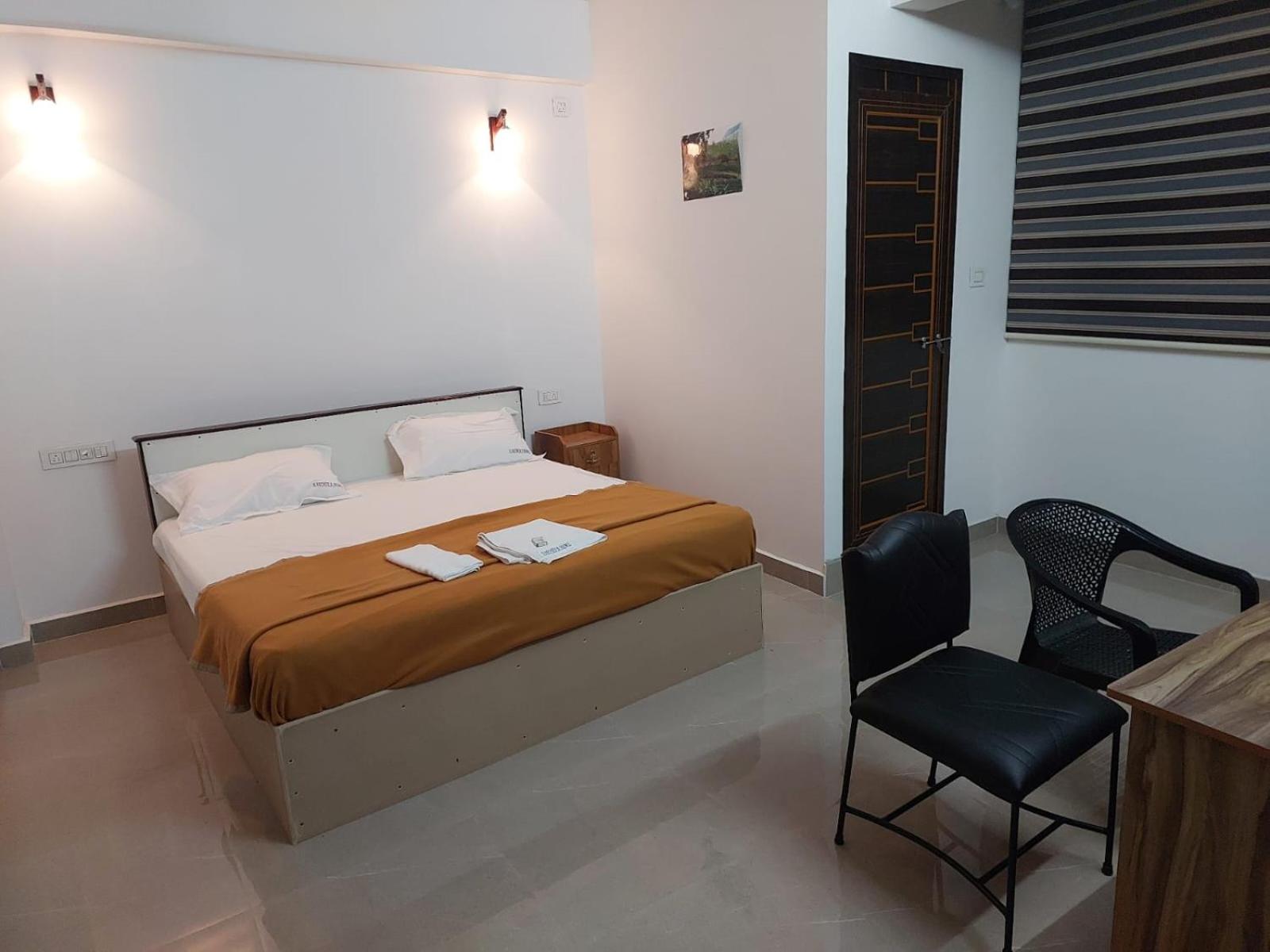 Double or Twin Room with Mountain View photo 3