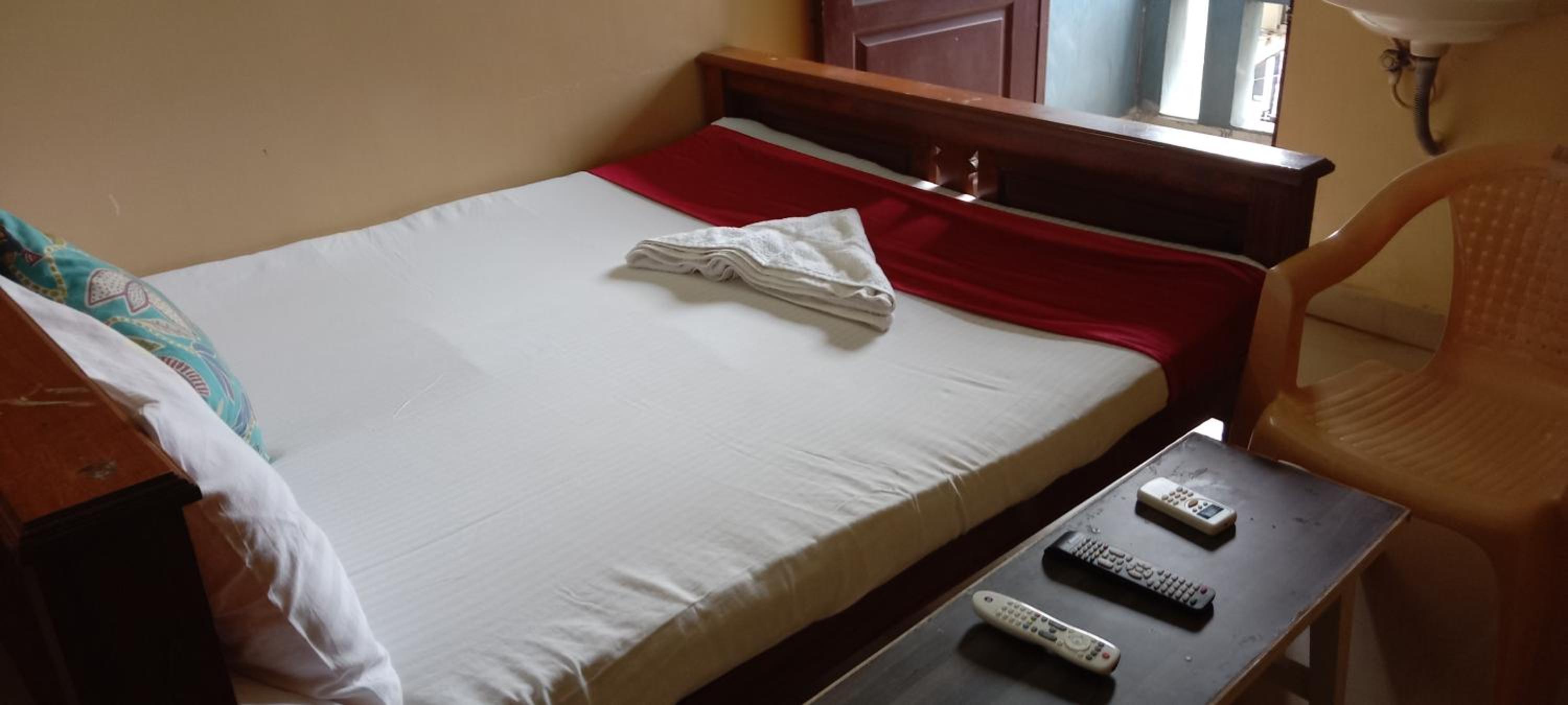 Budget Double Room - Photo 21
