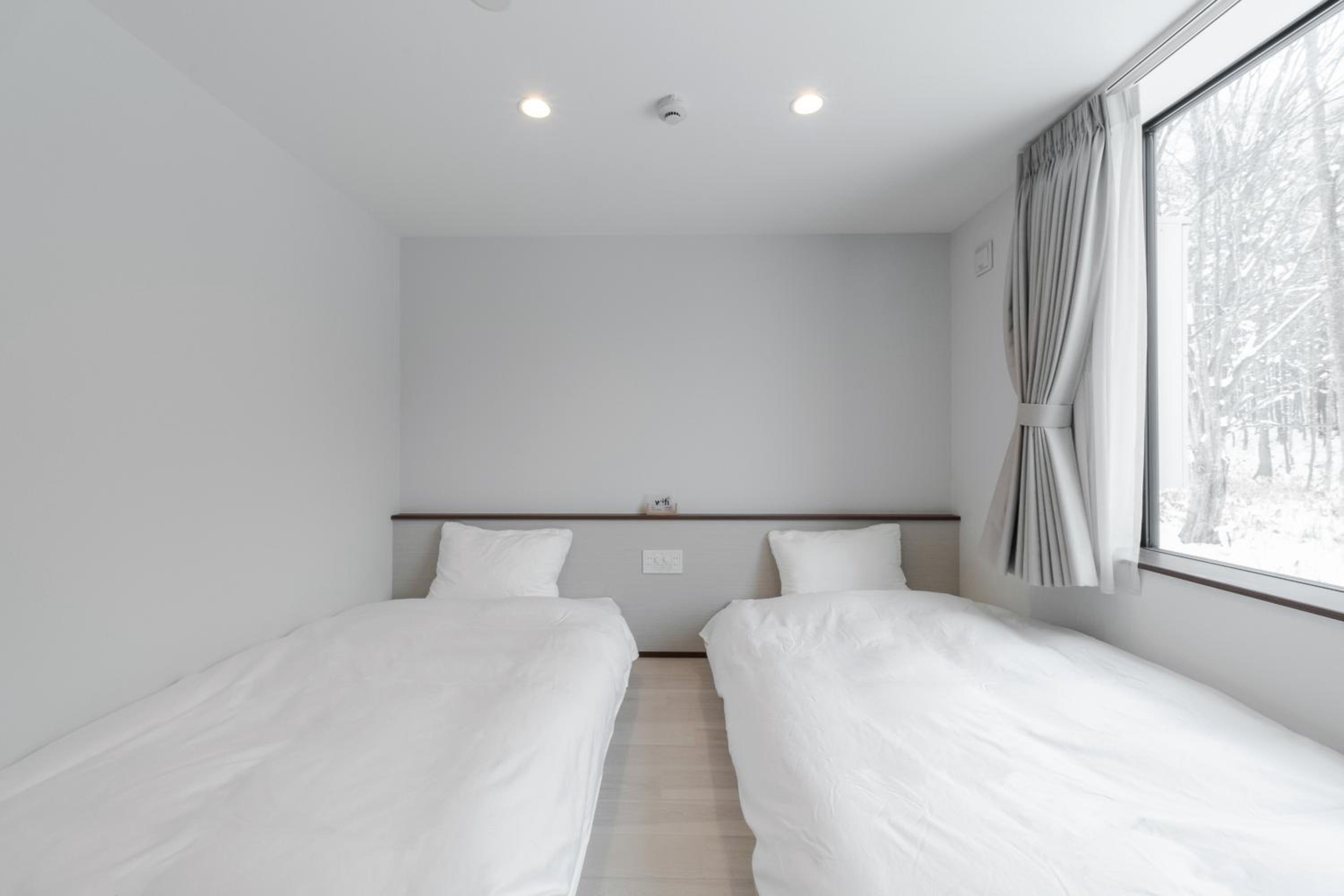 Double Room with Shared Bathroom photo 1