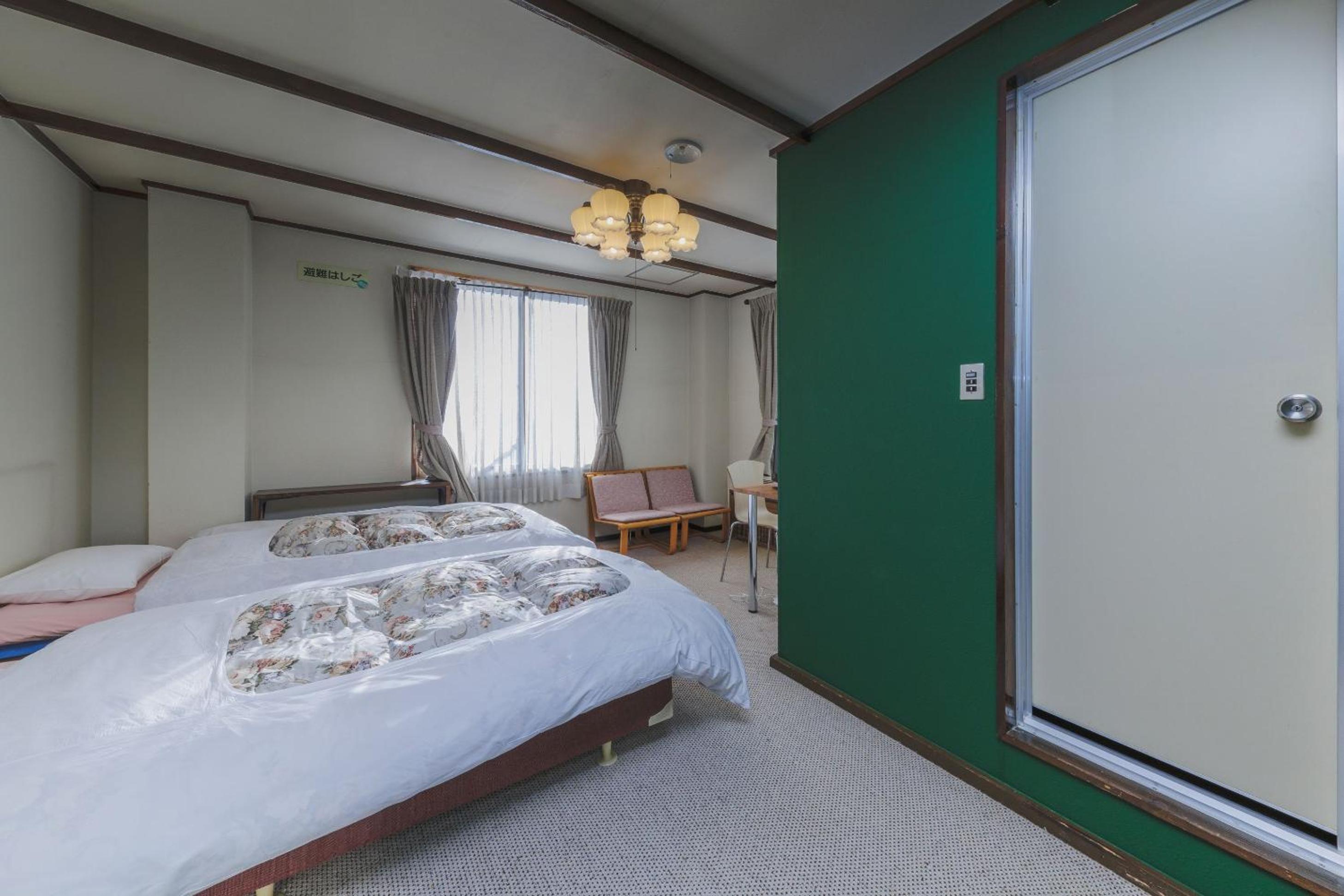 Twin Room with Bathroom