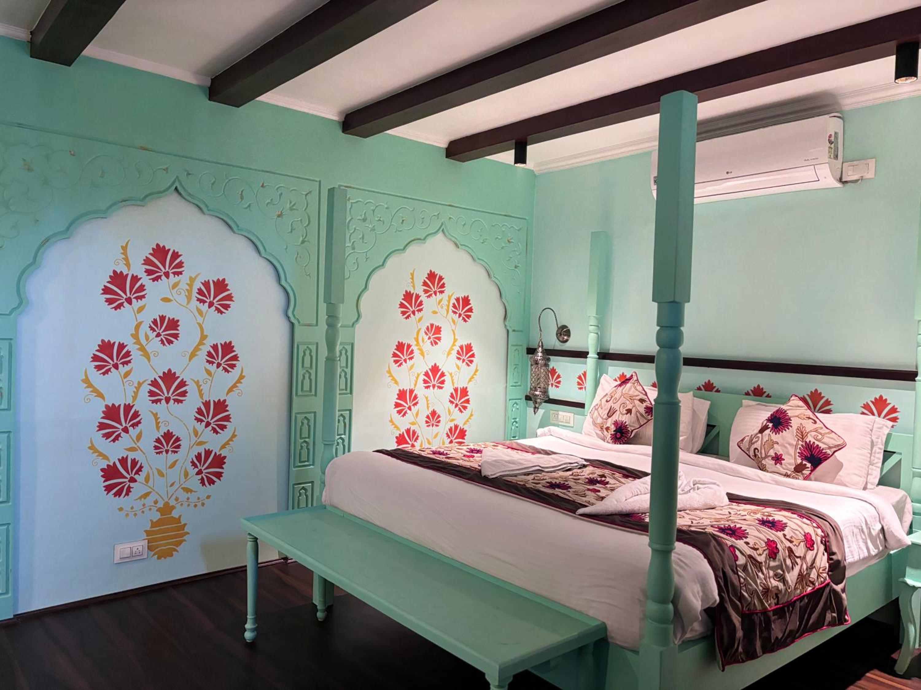 Superior King Room