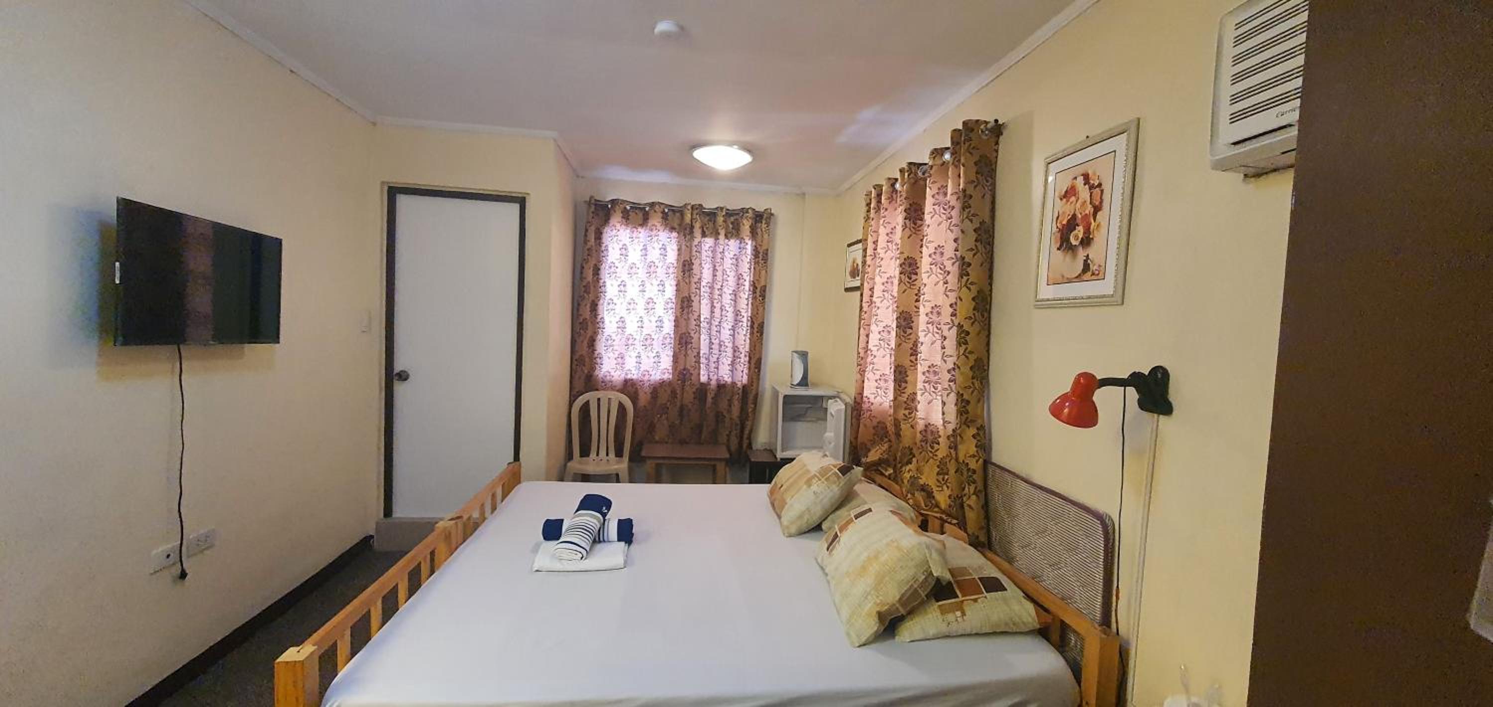 Deluxe Double Room with Balcony - Photo 1