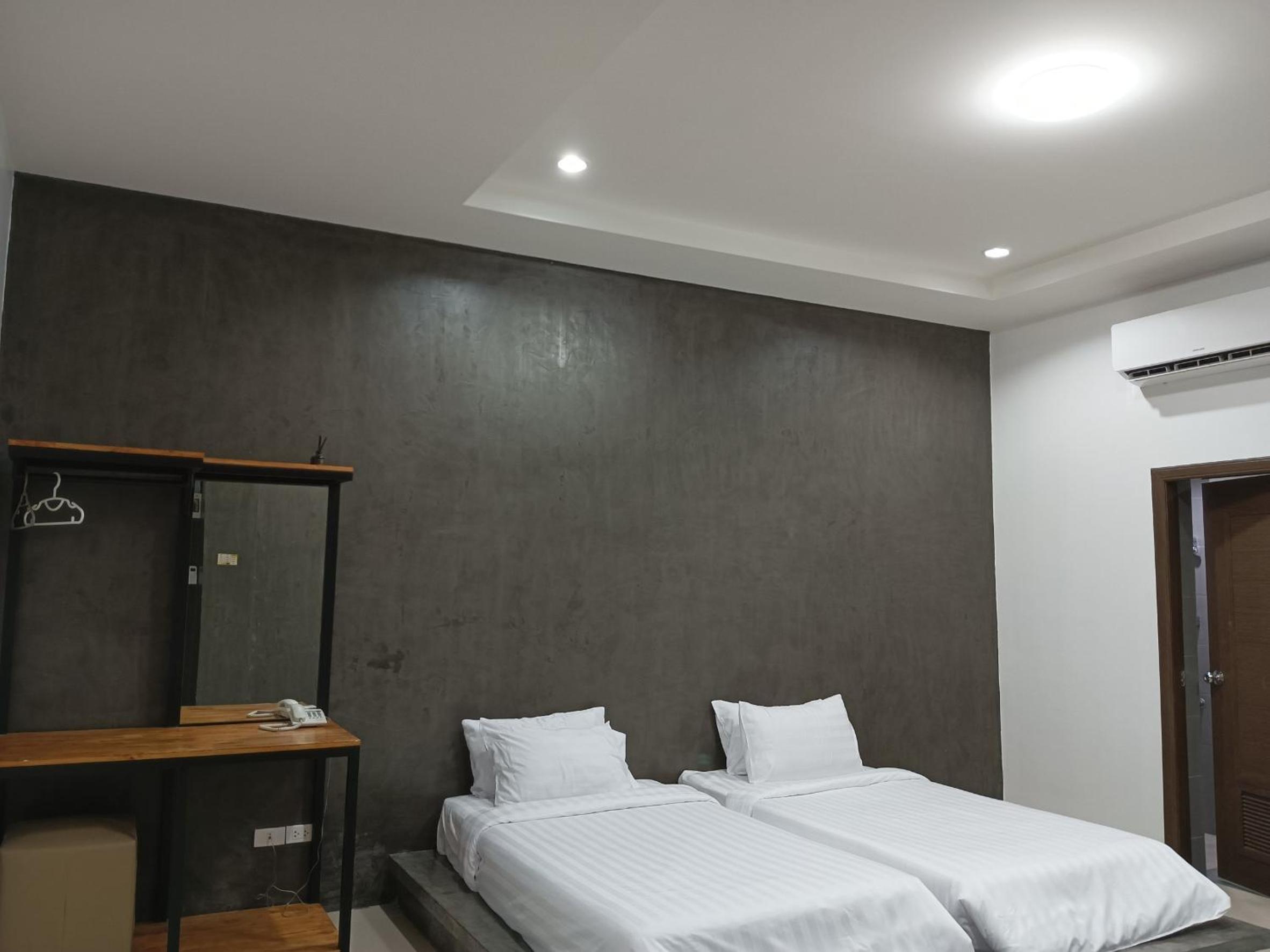 Twin Room - Photo 1