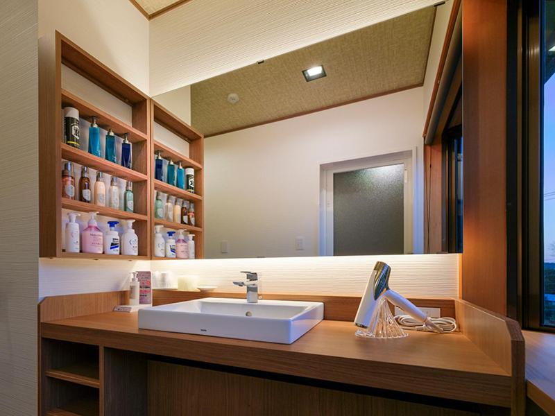 Deluxe Family Suite - Photo 5