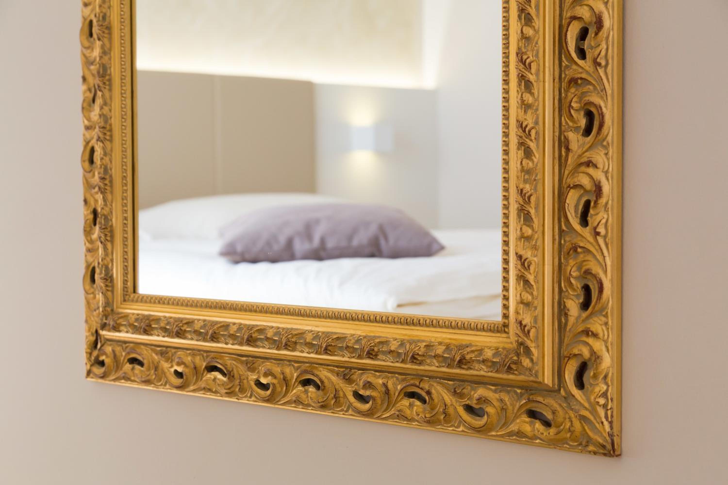Deluxe Double or Twin Room - Photo 5