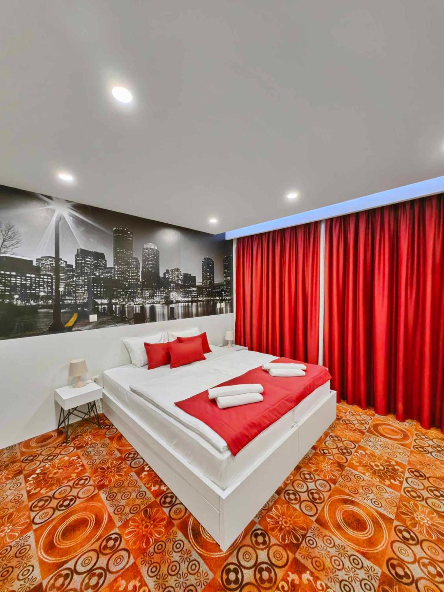Deluxe Double or Twin Room photo 2