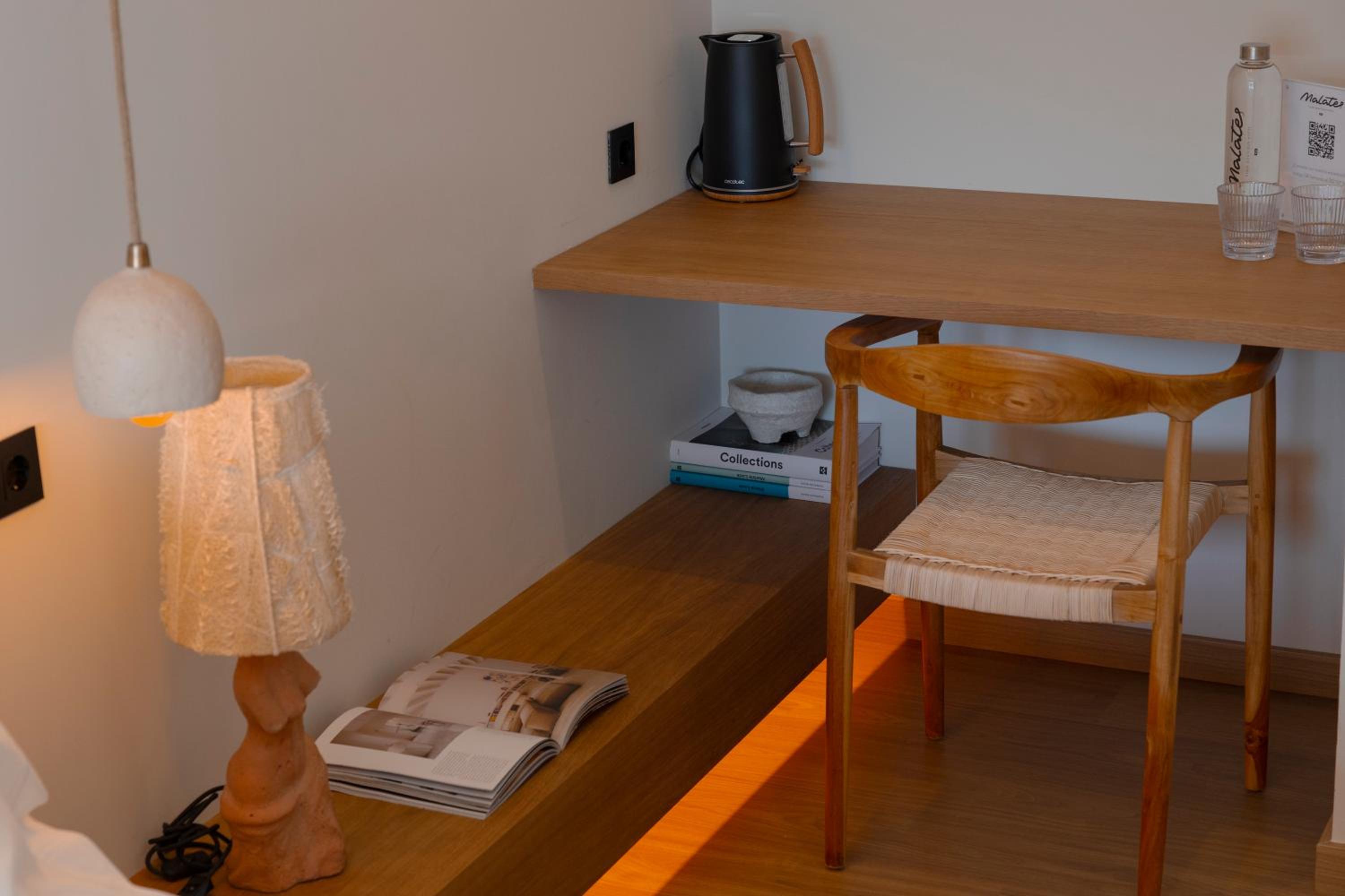 Double Room with Balcony and Sea View - Photo 2