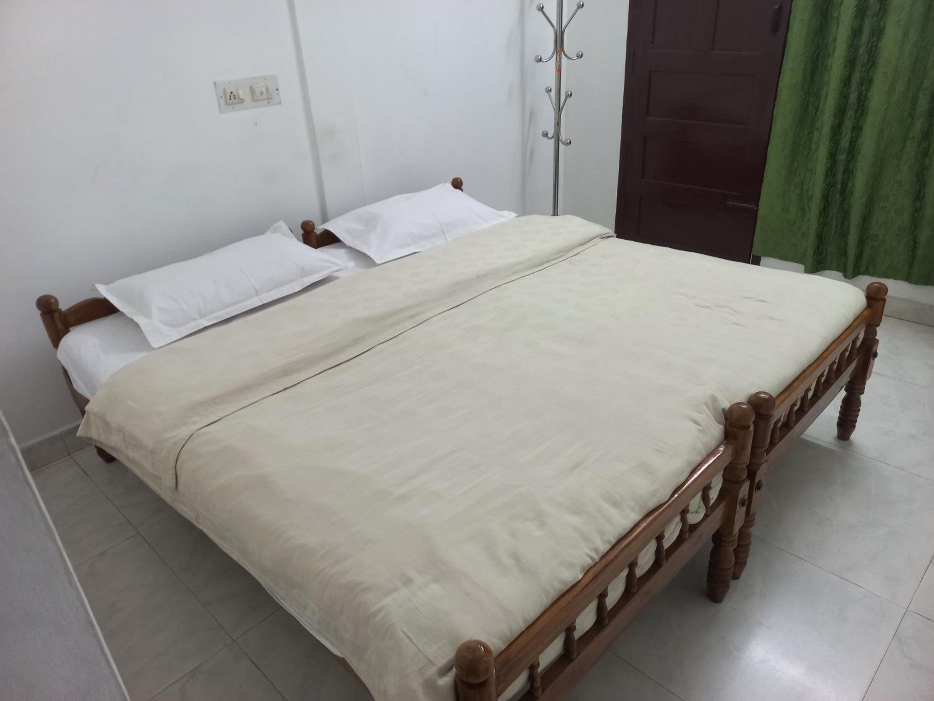 Double Room with Balcony - Photo 6