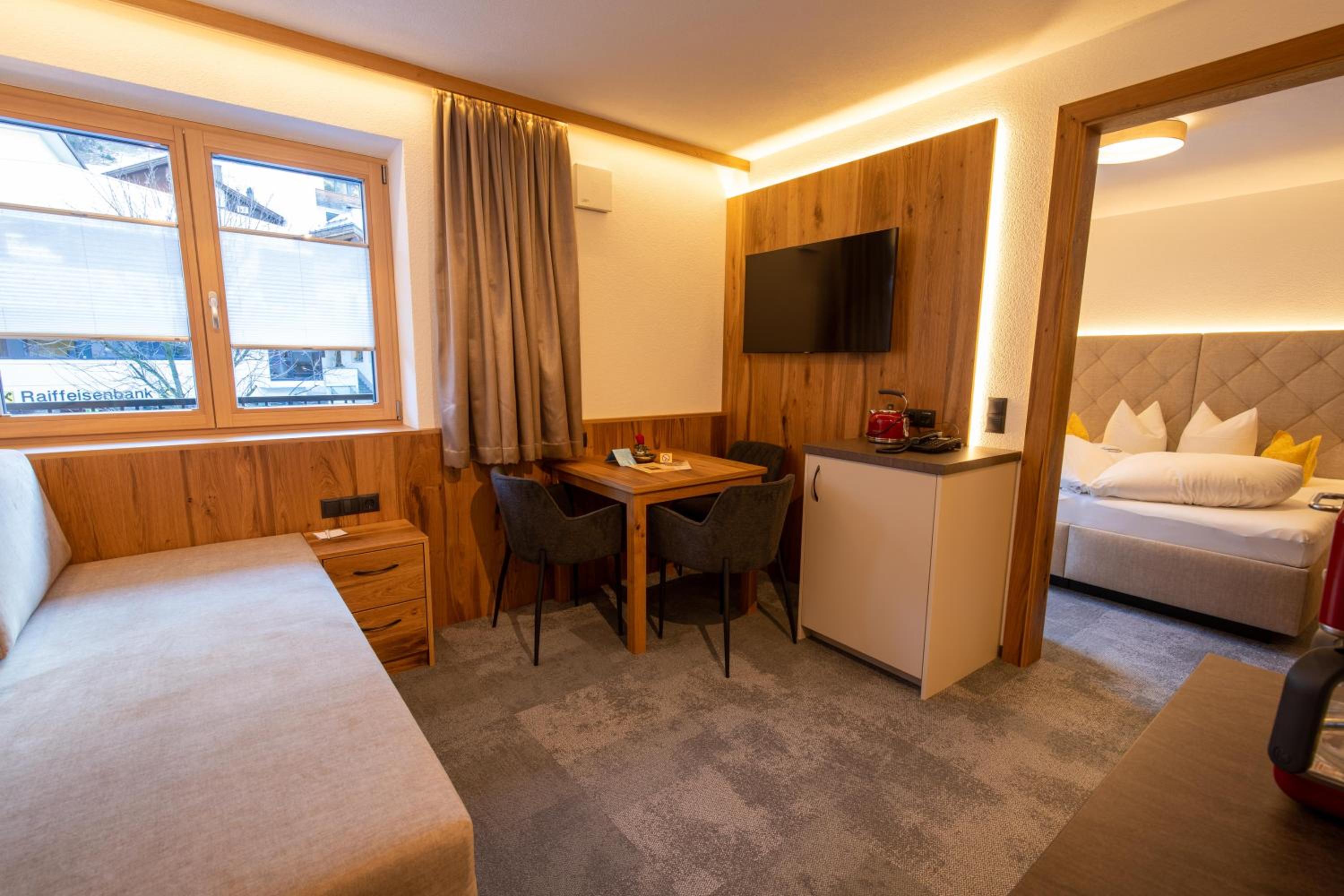 One-Bedroom Apartment with Balcony photo 1