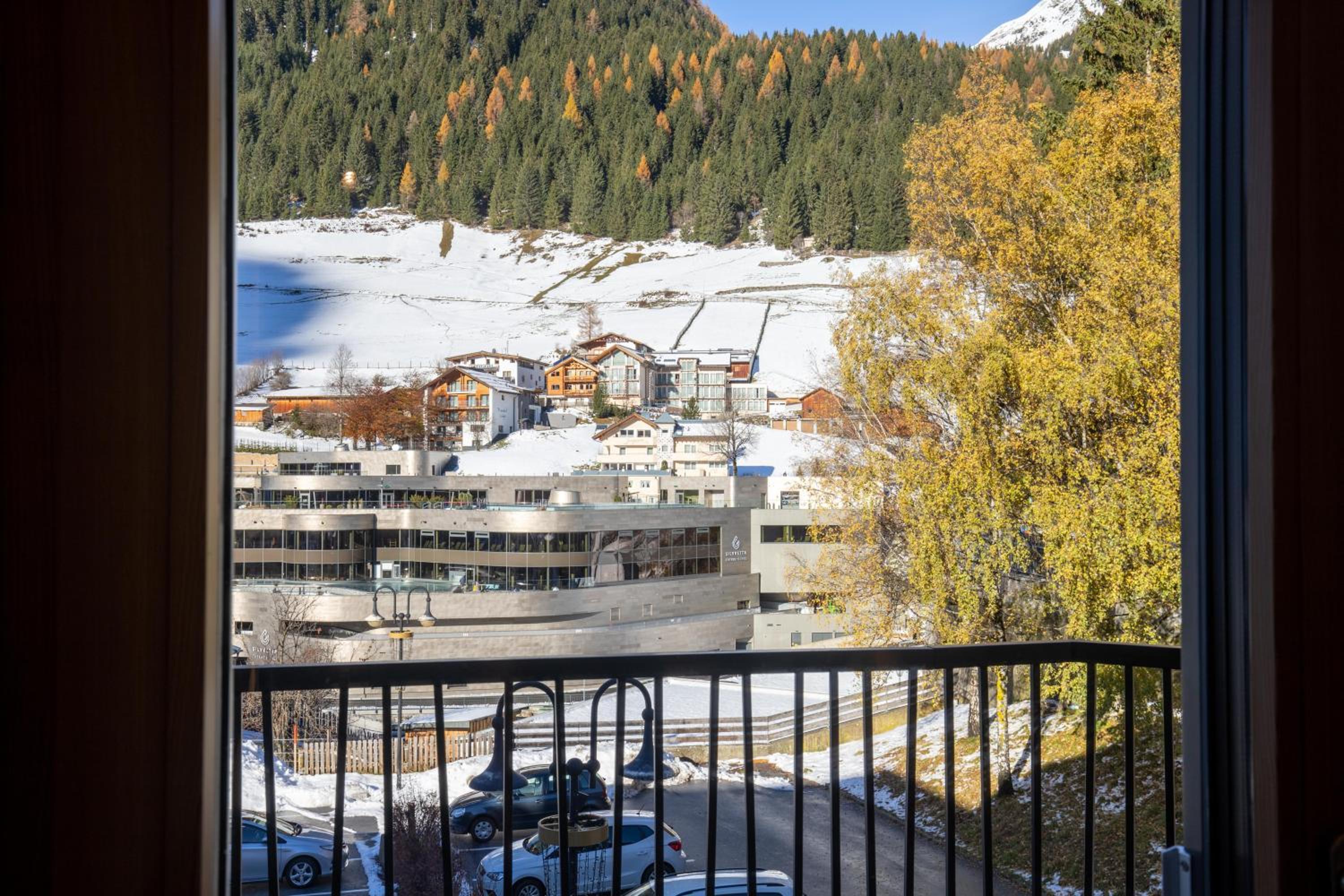 Two-Bedroom Apartment with Balcony photo 2