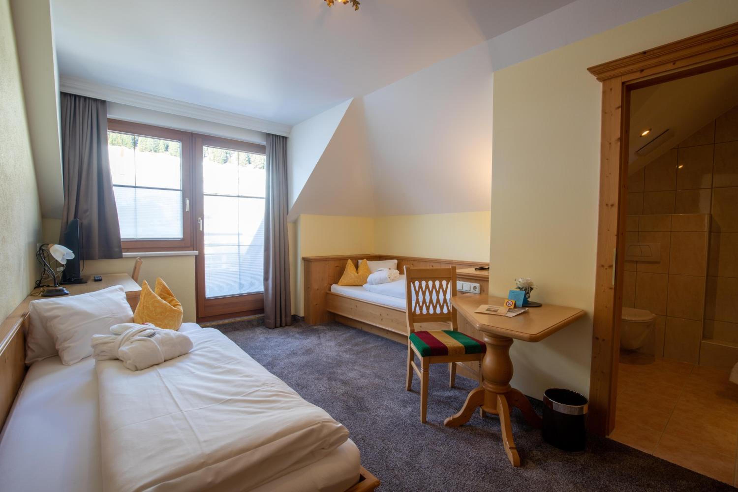 Standard Twin Room photo 1