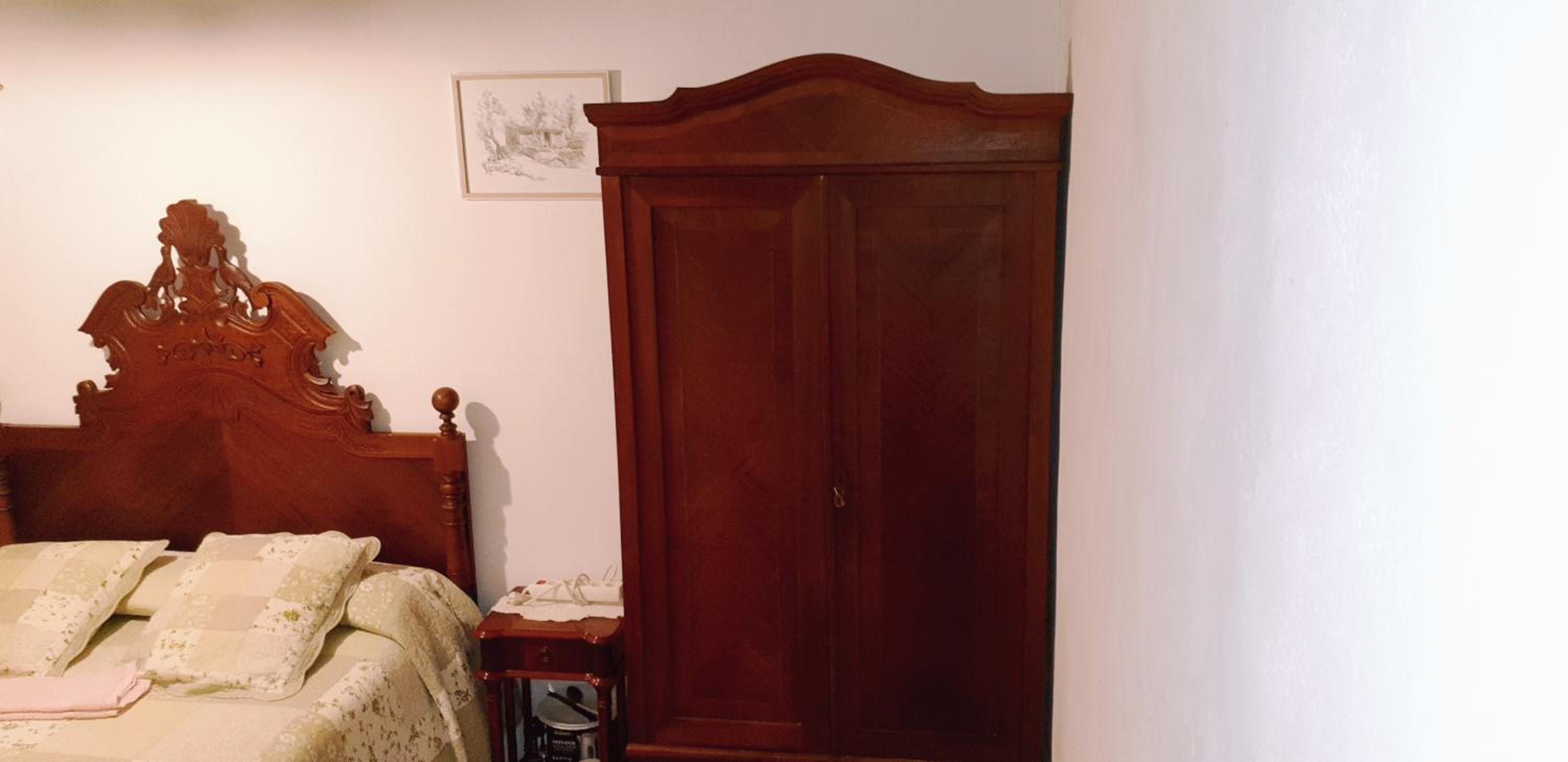 Double Room with Shared Bathroom photo 2