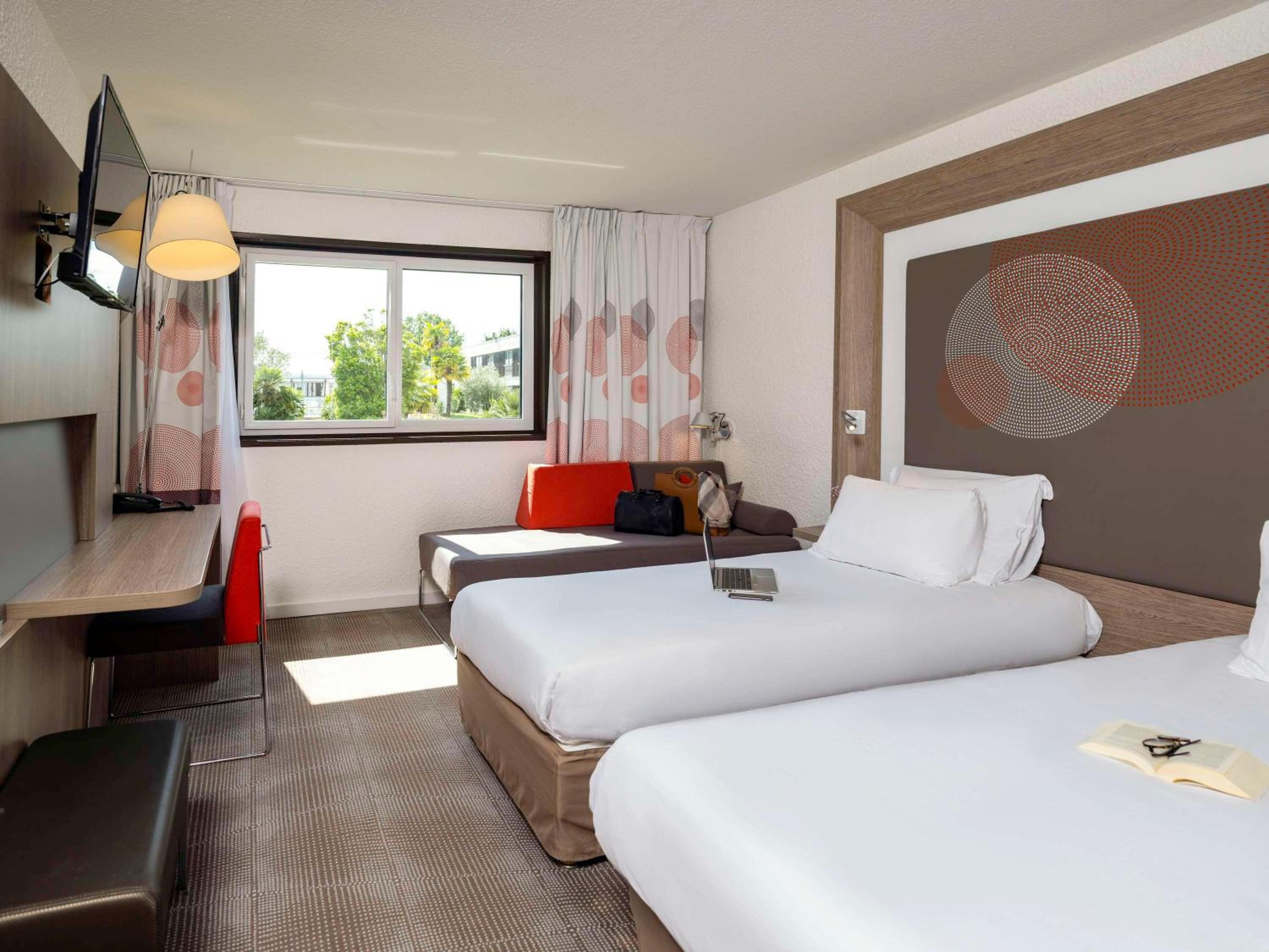 Classic Double Room with Sofa Bed - Photo 5