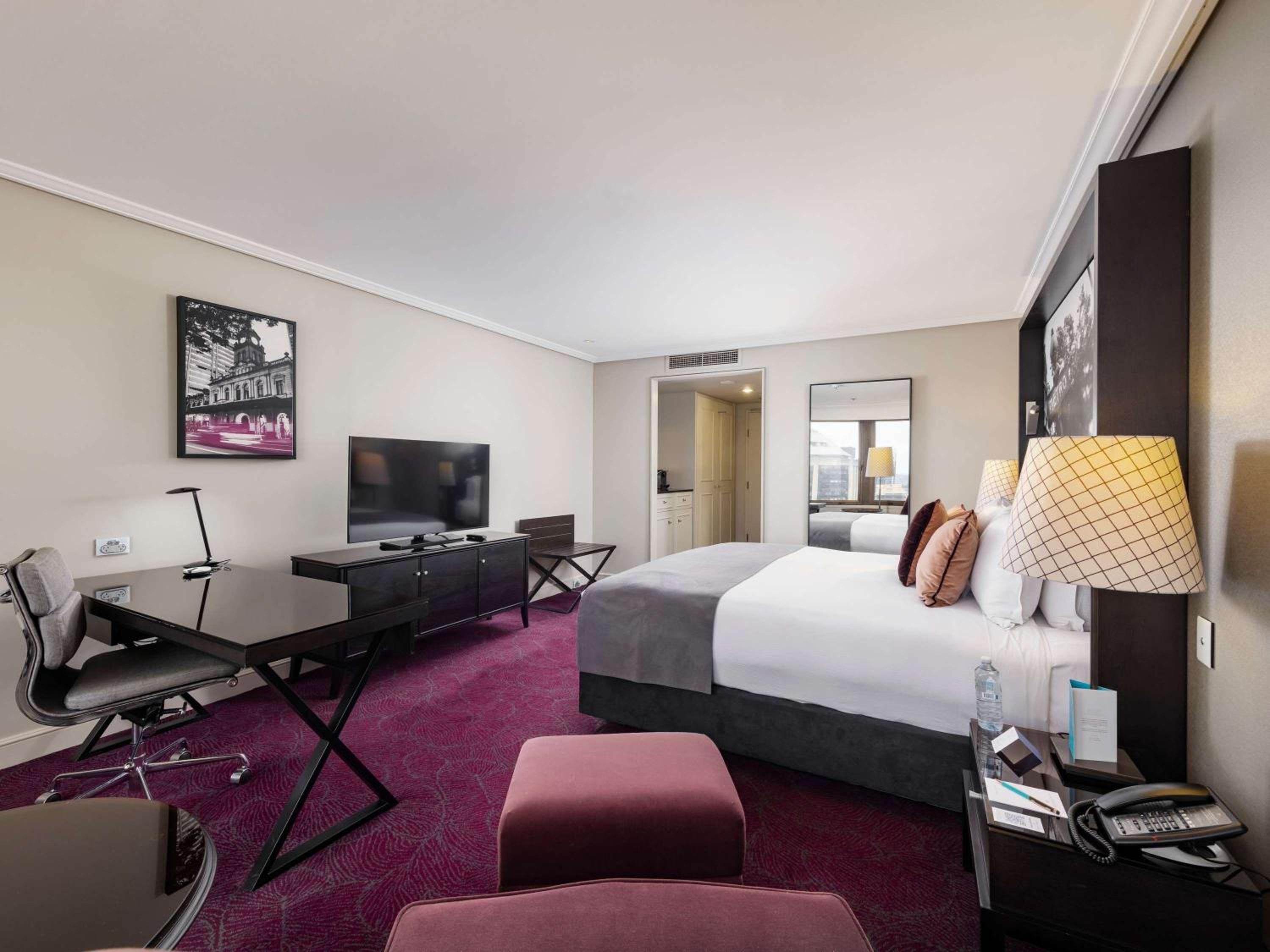 LUXURY CITY ROOM King Bed, High Floor, City View