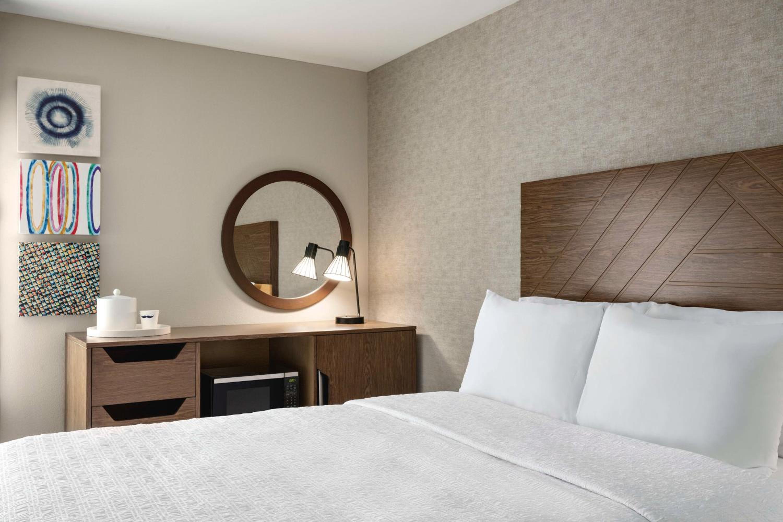 Standard Queen Room - Photo 4