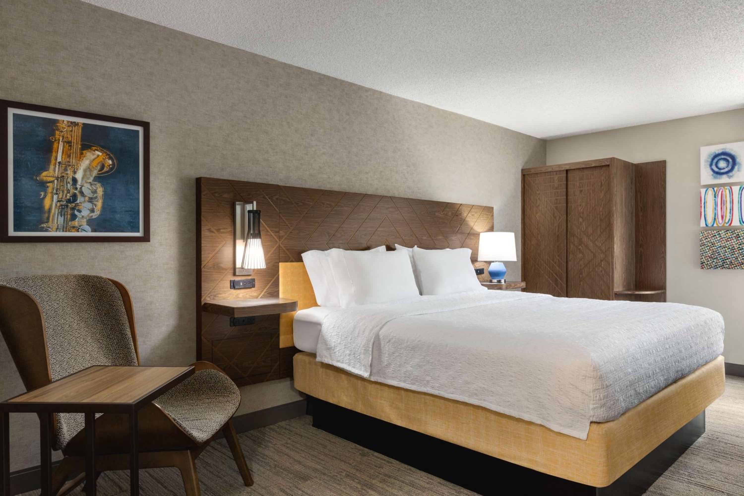 King Study - Photo 1