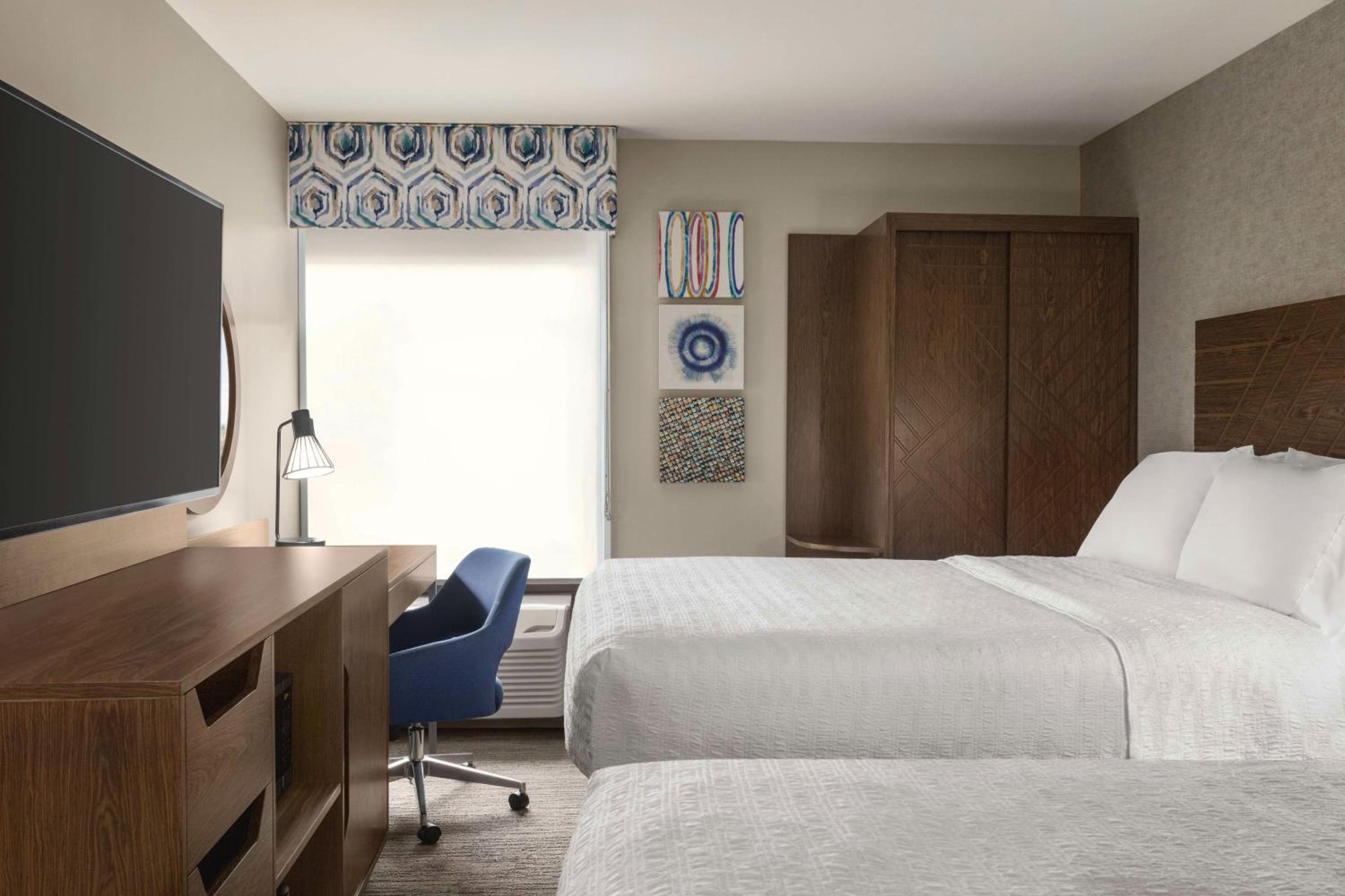 Room with Two Queen Beds - Non-Smoking - Photo 2