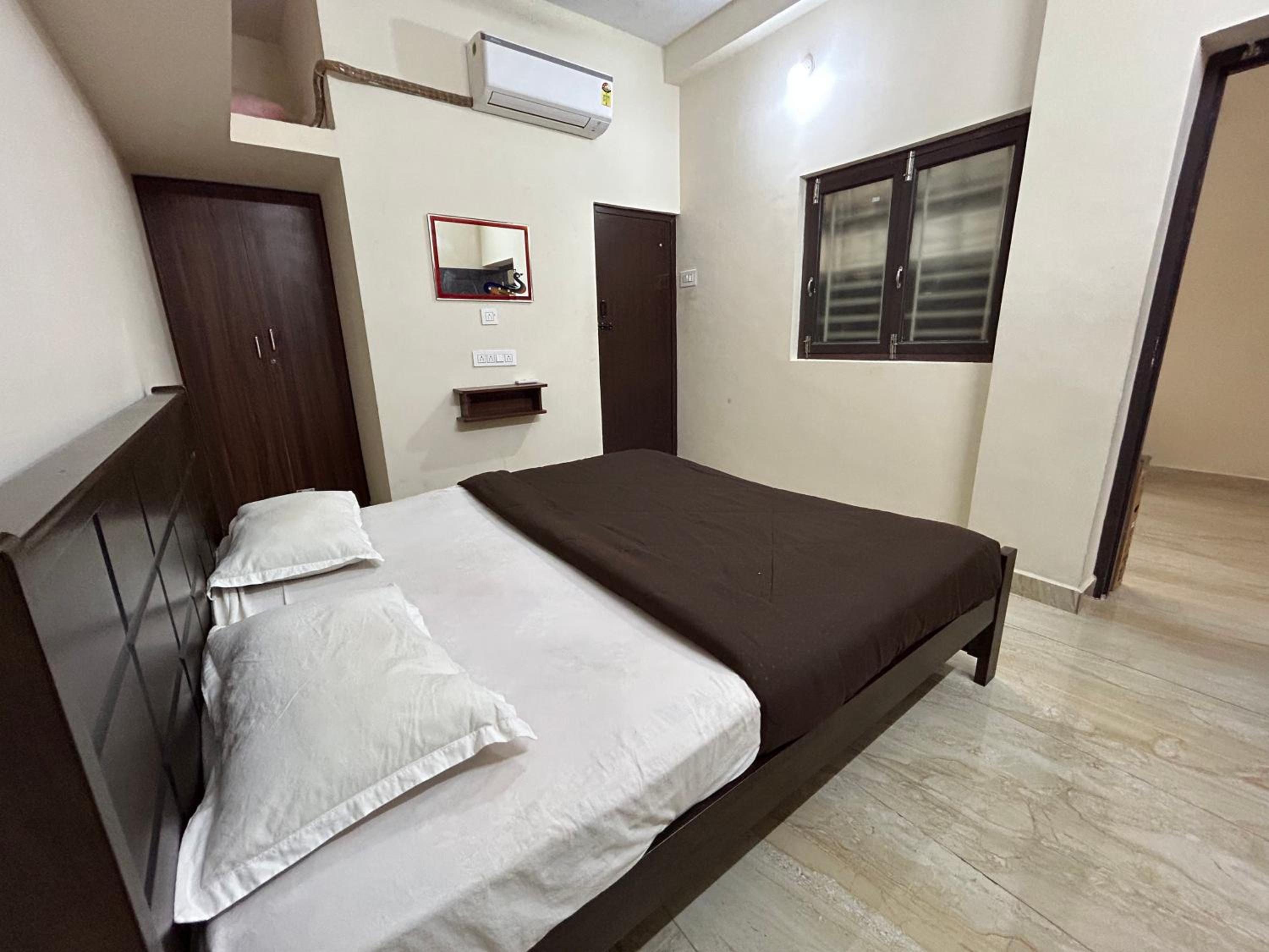 Two-Bedroom House photo 2