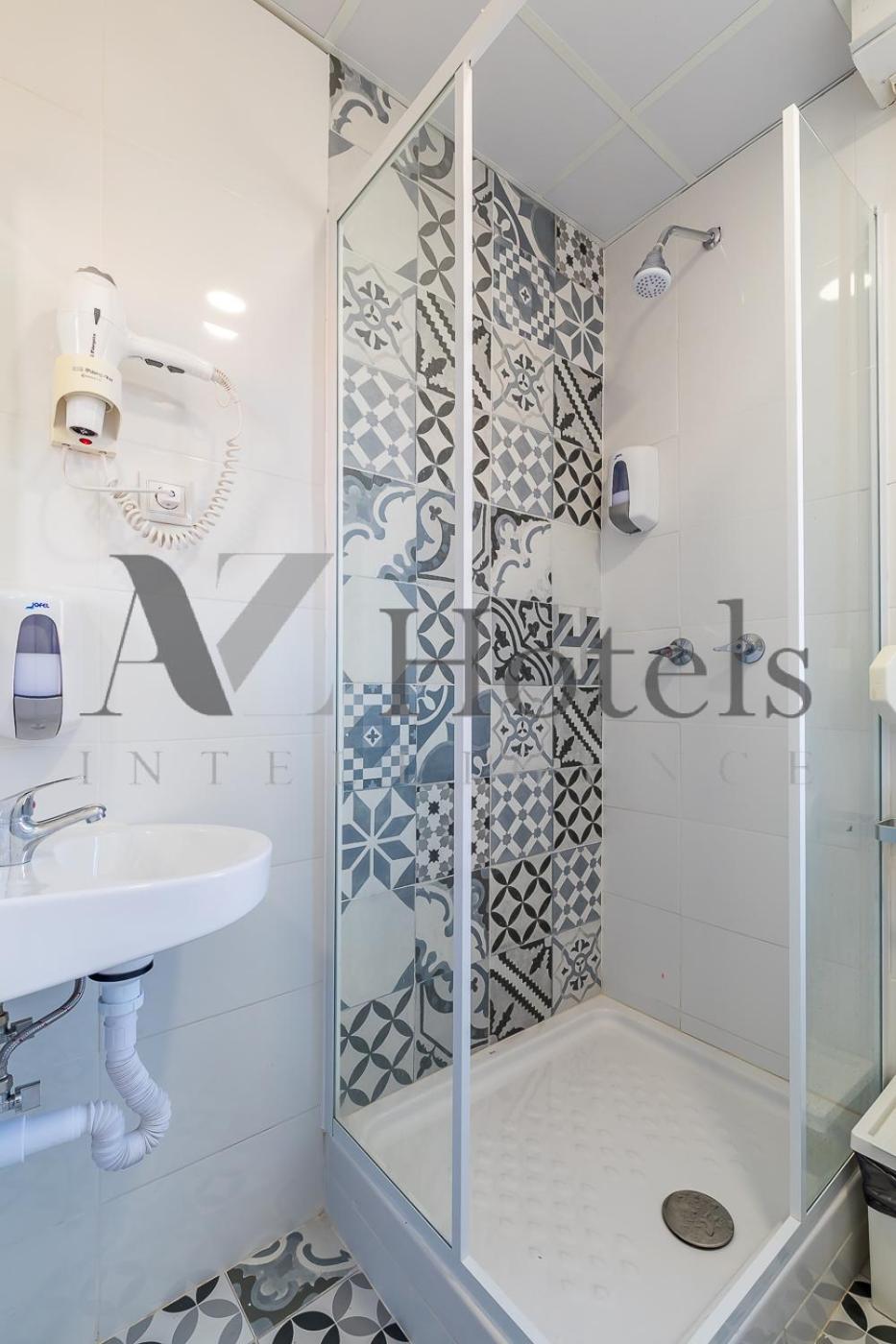 Standard Double Room with Shared Bathroom photo 2