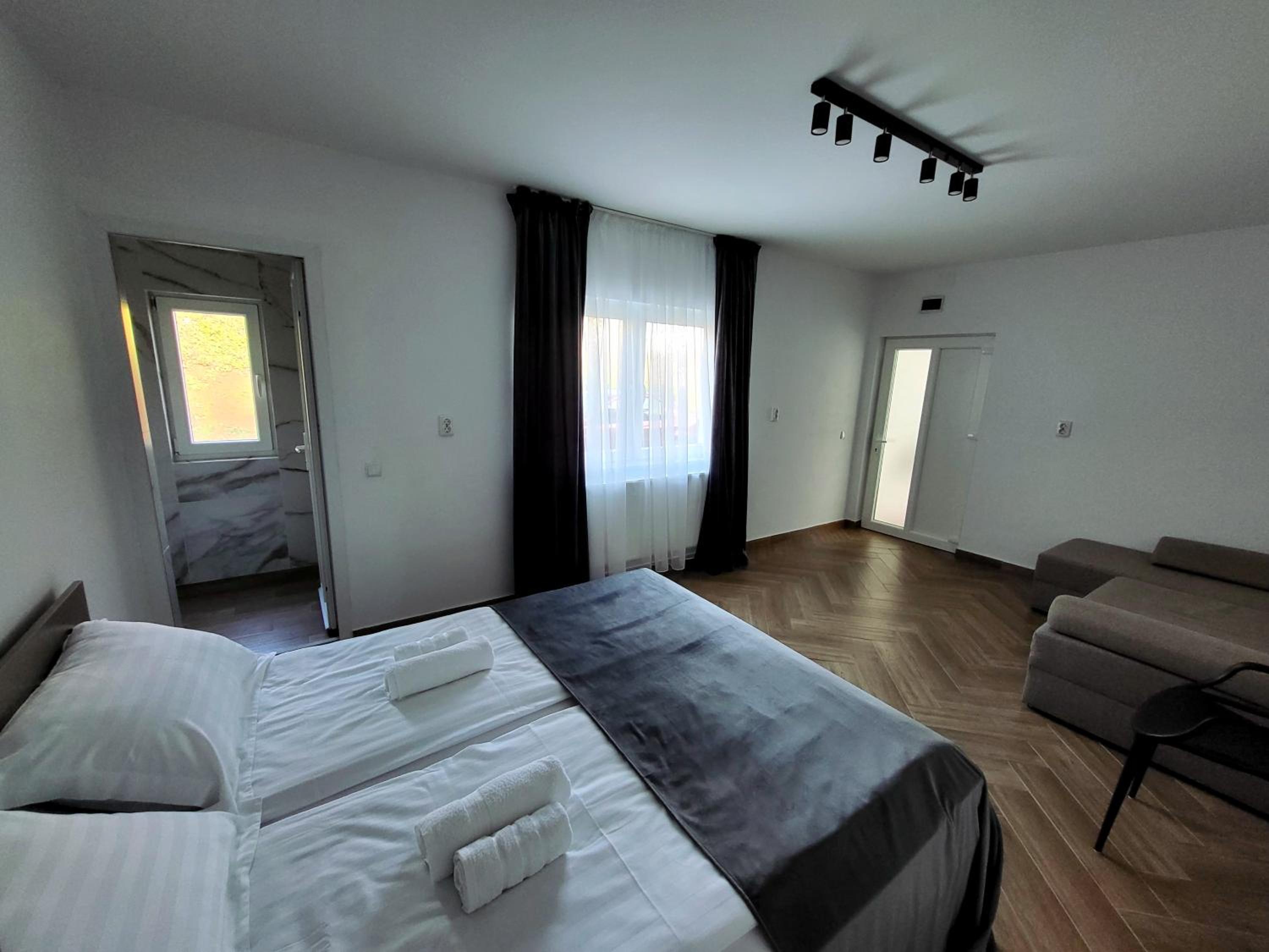 Four-Bedroom House photo 1