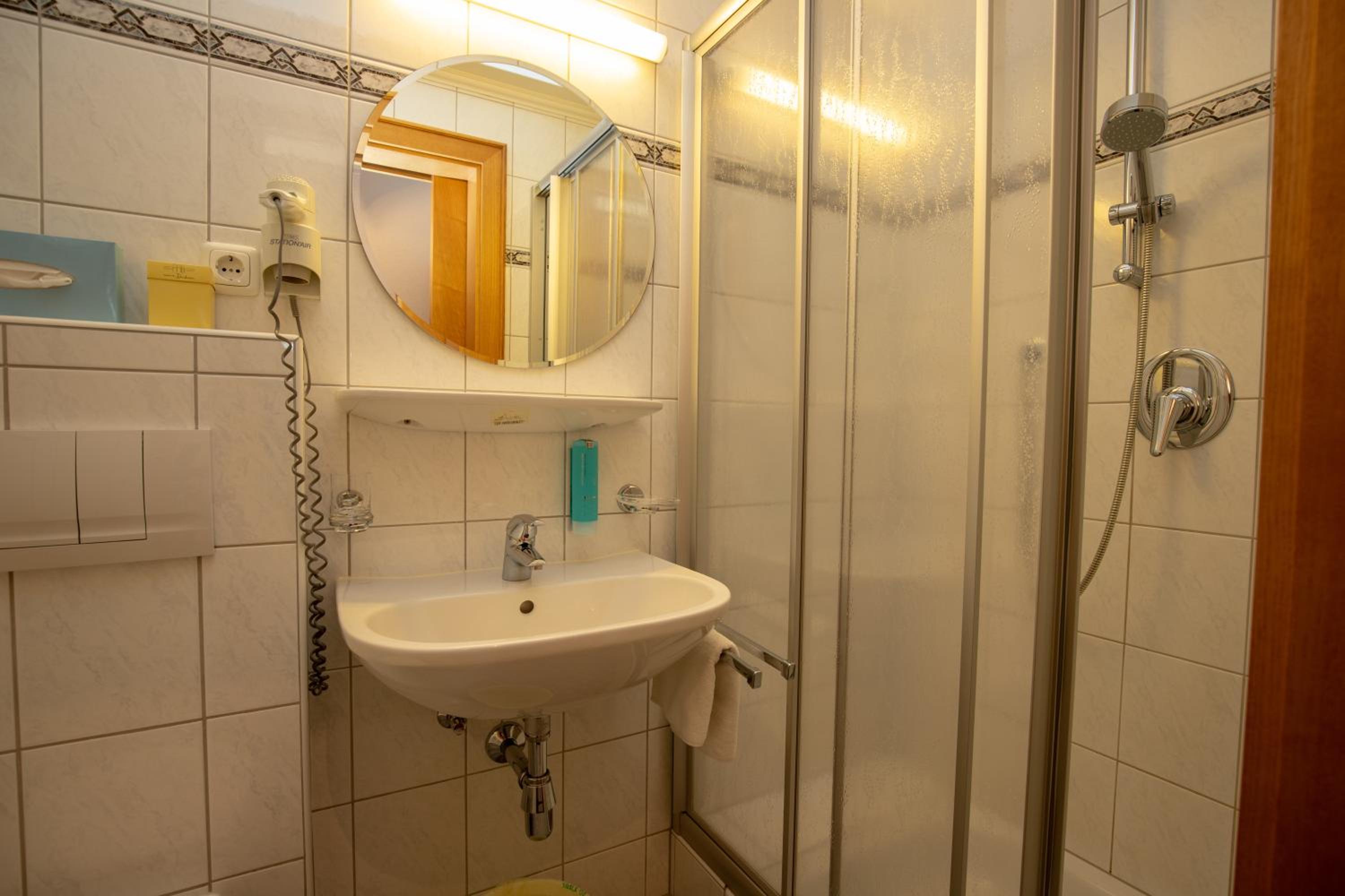 Standard Single Room limited view 2 photo 2