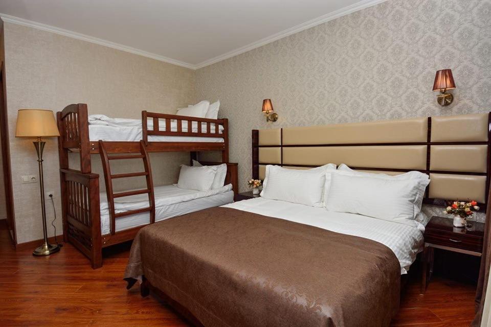 Standard Twin Room with Sofa photo 2