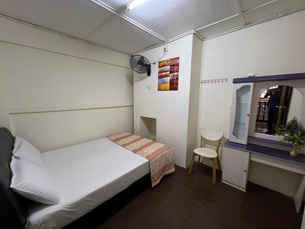 Budget Double Room photo 1
