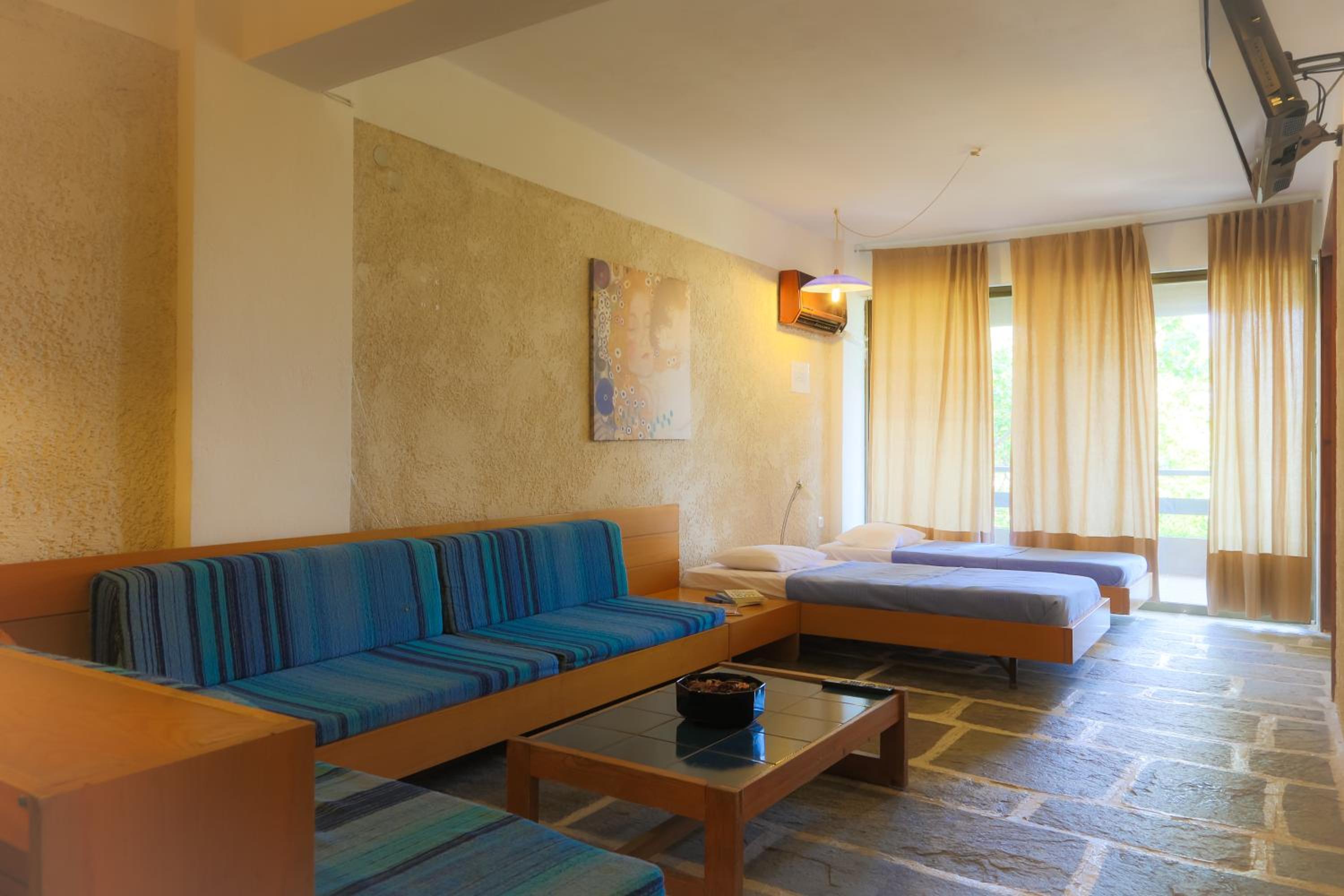 Family Room - Photo 9