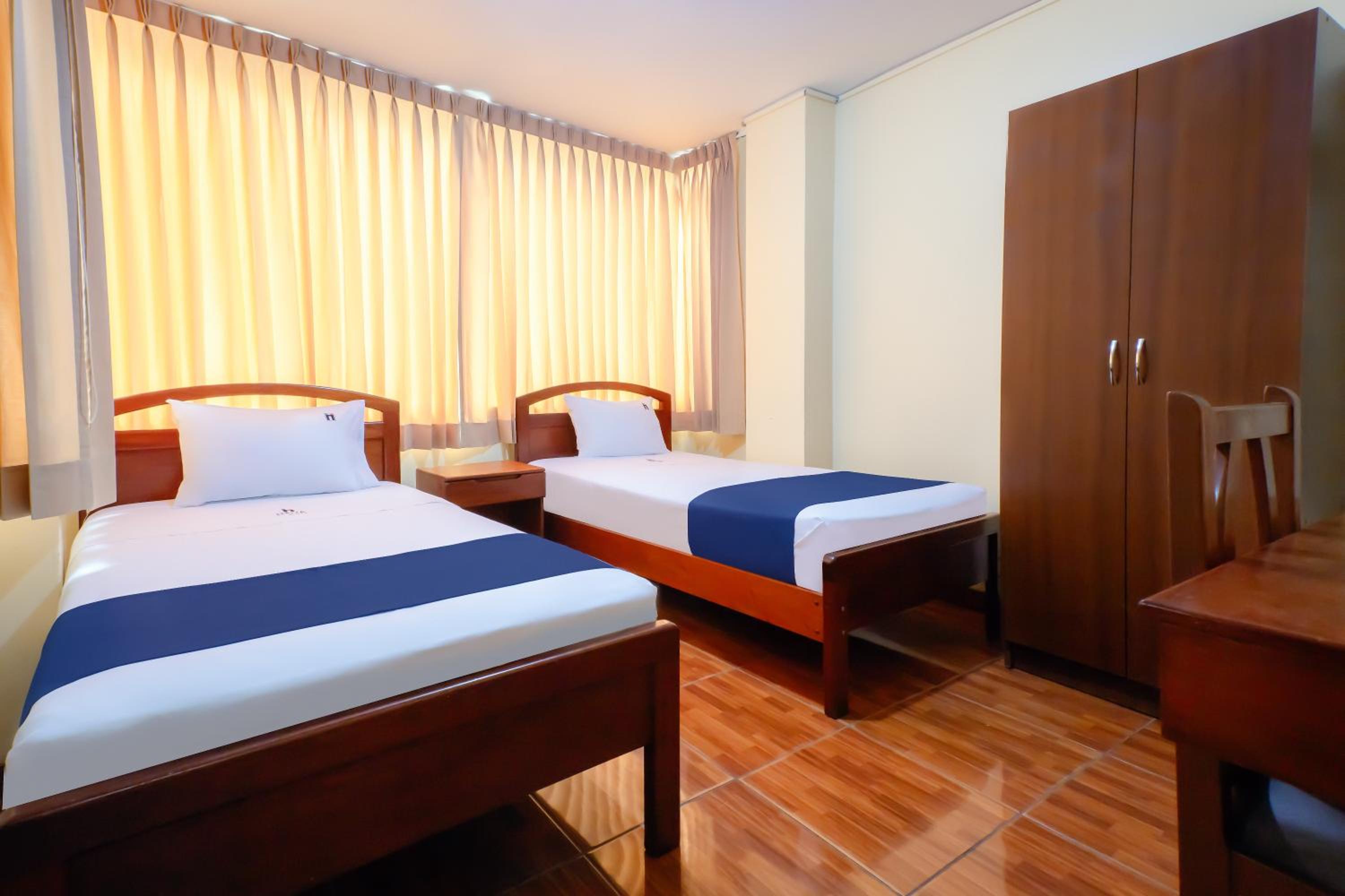 Twin Room with Private Bathroom photo 3
