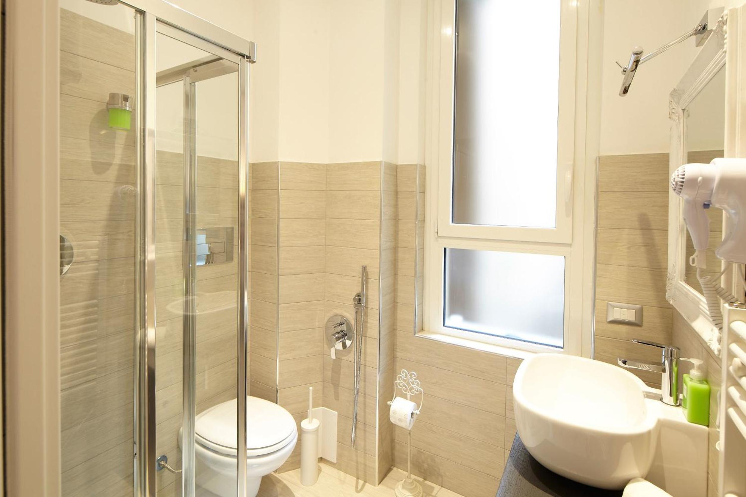 Single Room Side photo 2