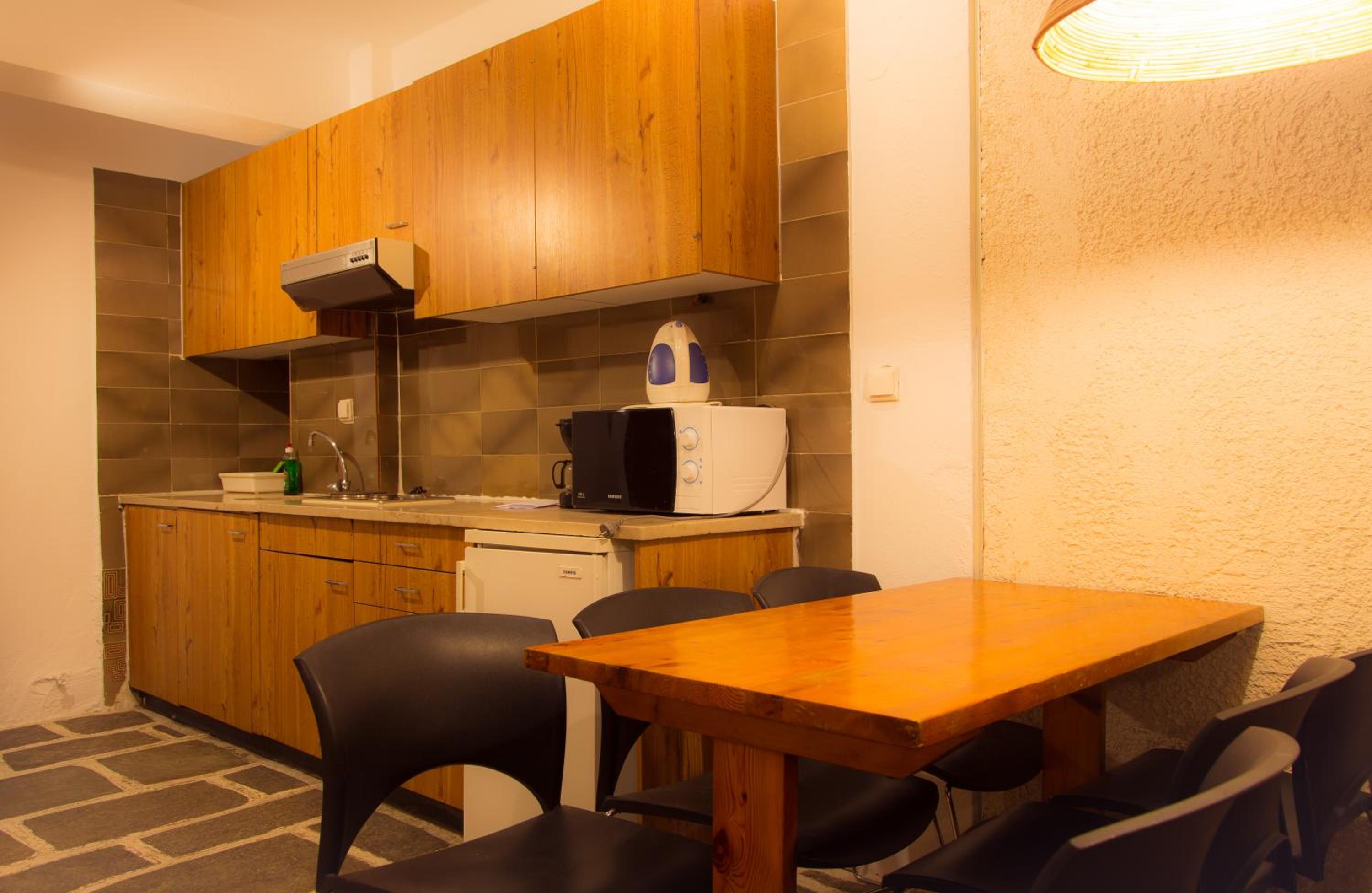 Family Room - Photo 8